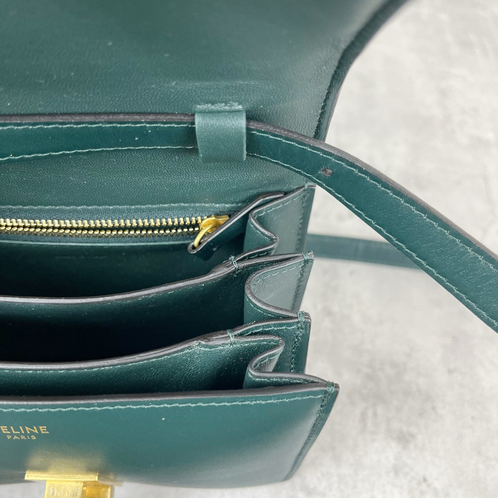 Celine Classic Medium-Size Polished Calfskin Handbag Green 189173DLS.31AN