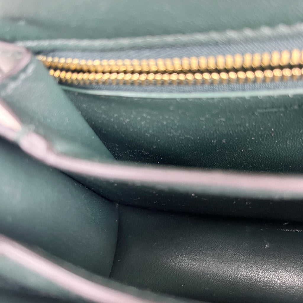 Celine Classic Medium-Size Polished Calfskin Handbag Green 189173DLS.31AN