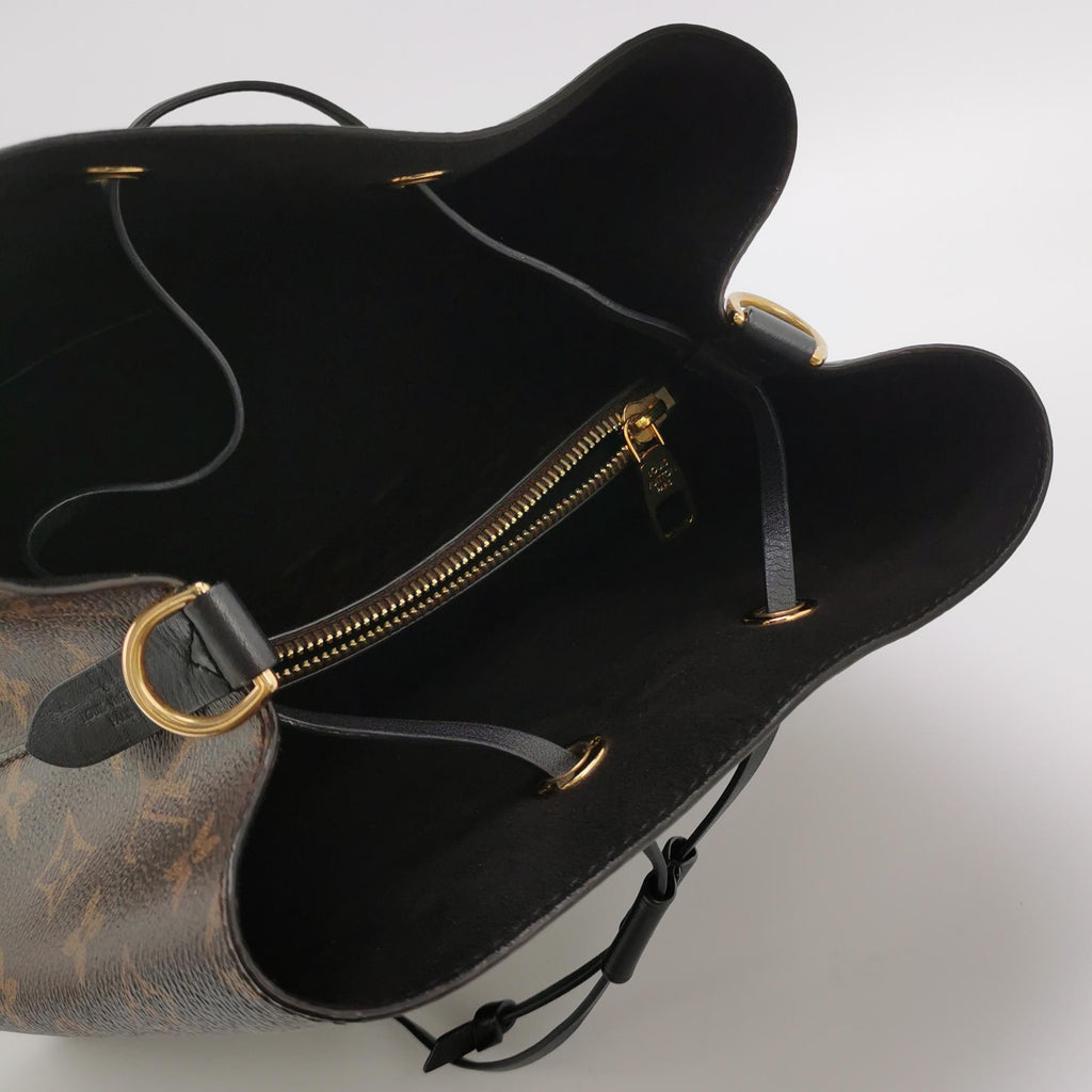 Louis Vuitton Néonoé Other Crossbody M44020