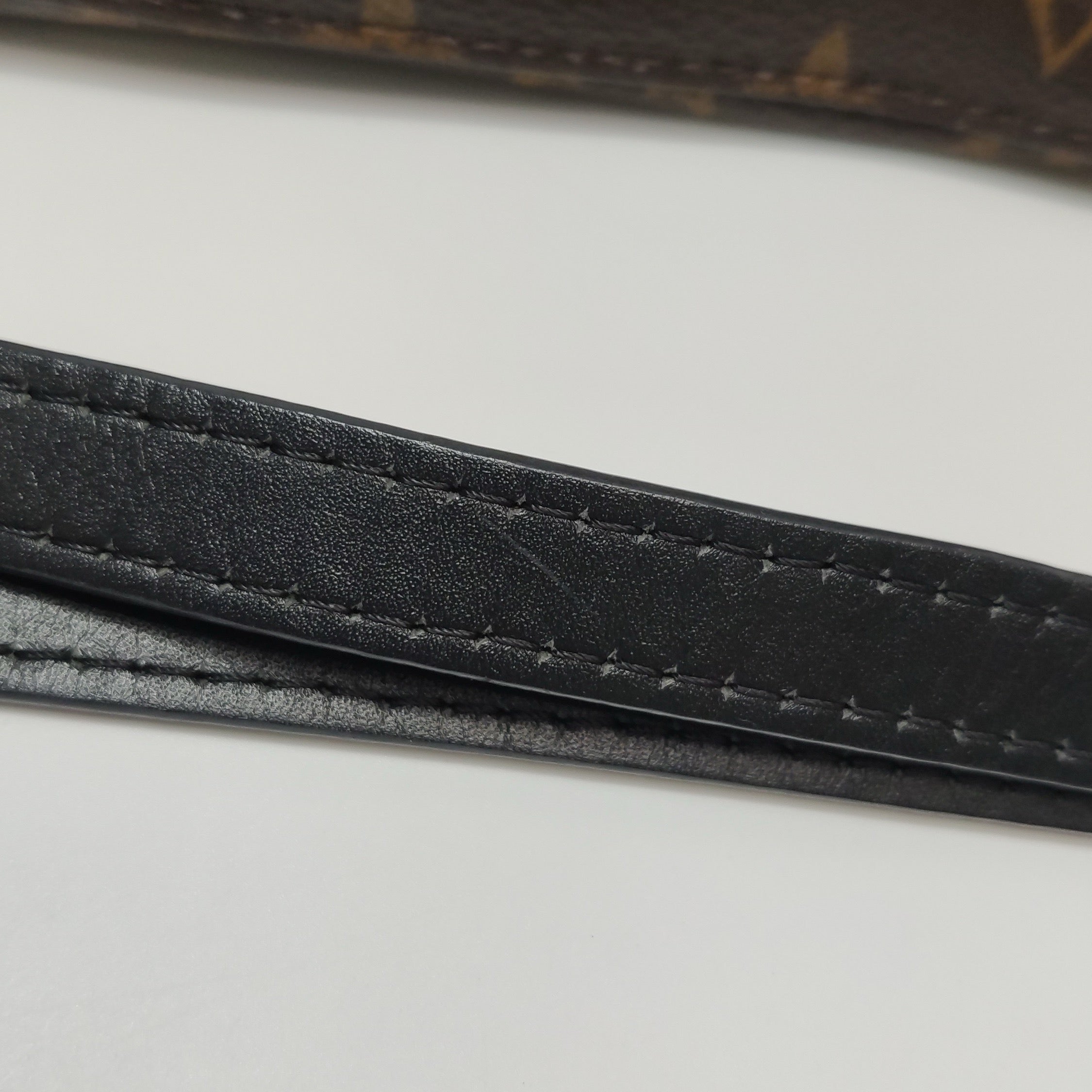 Louis Vuitton Néonoé Other Crossbody M44020