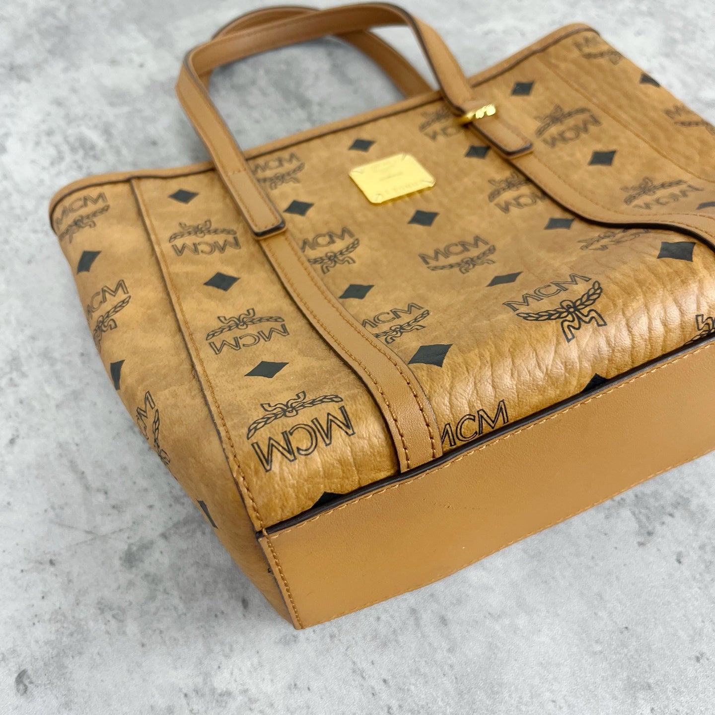 MCM Aren Visetos Zippered Shopping Bag Tote MWPAATN04CO001