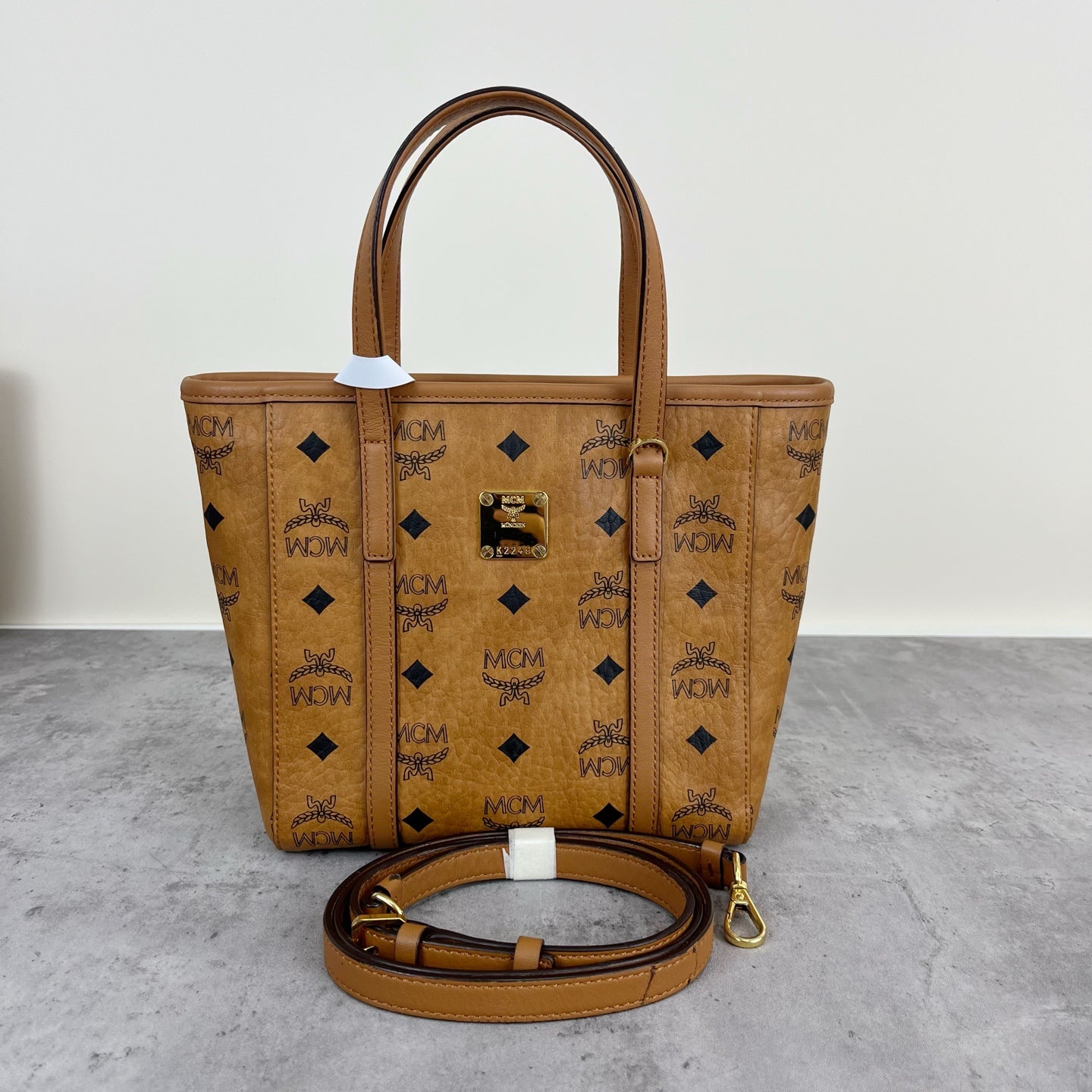 MCM Aren Visetos Zippered Shopping Bag Tote MWPAATN04CO001