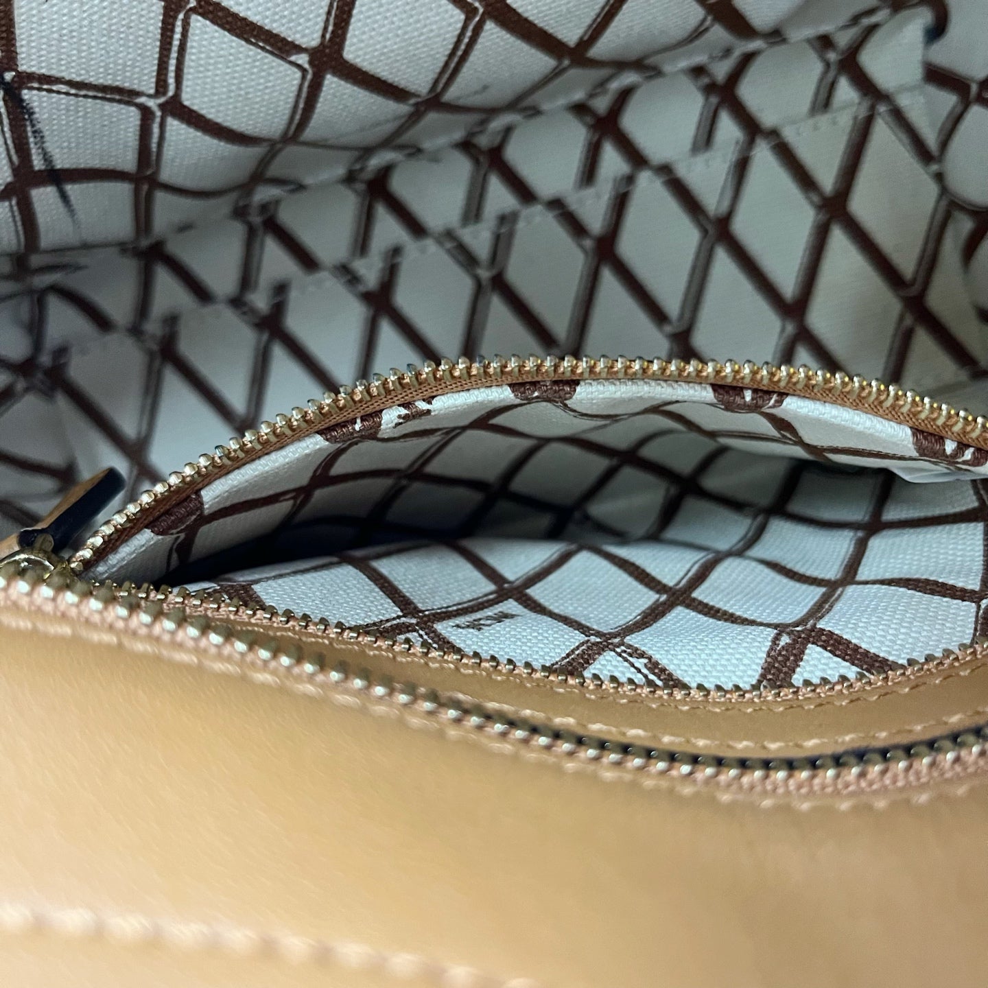 MCM Aren Visetos Zippered Shopping Bag Tote MWPAATN04CO001
