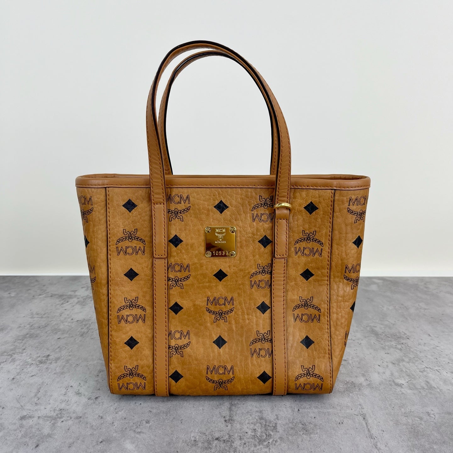 MCM Aren Visetos Zippered Shopping Bag Tote MWPAATN04CO001