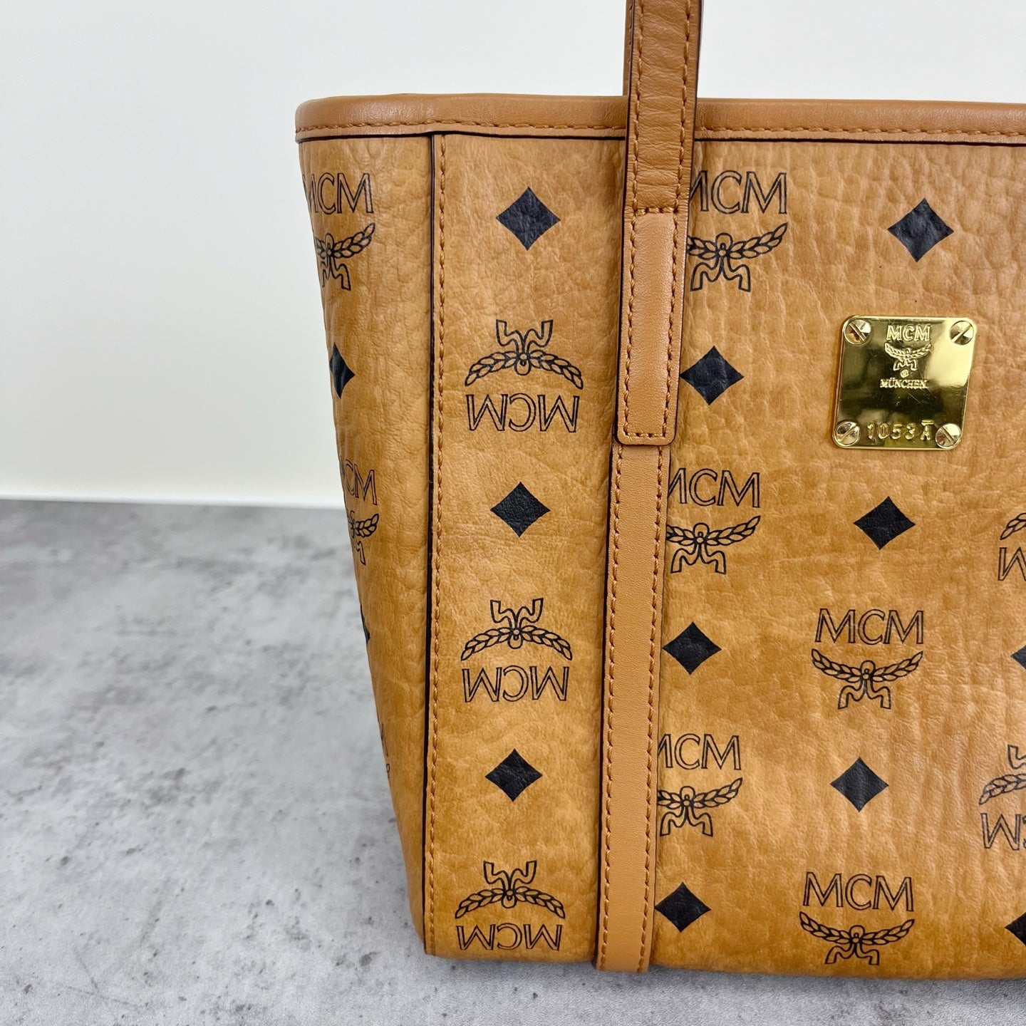 MCM Aren Visetos Zippered Shopping Bag Tote MWPAATN04CO001