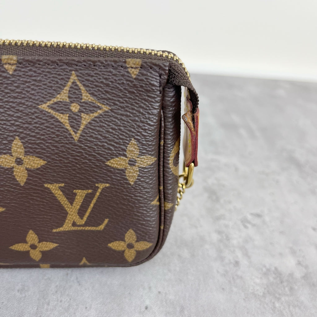 Louis Vuitton Mini Pochette Accessories M58009