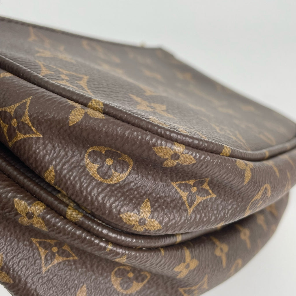 Louis Vuitton Green Crossbody M44813