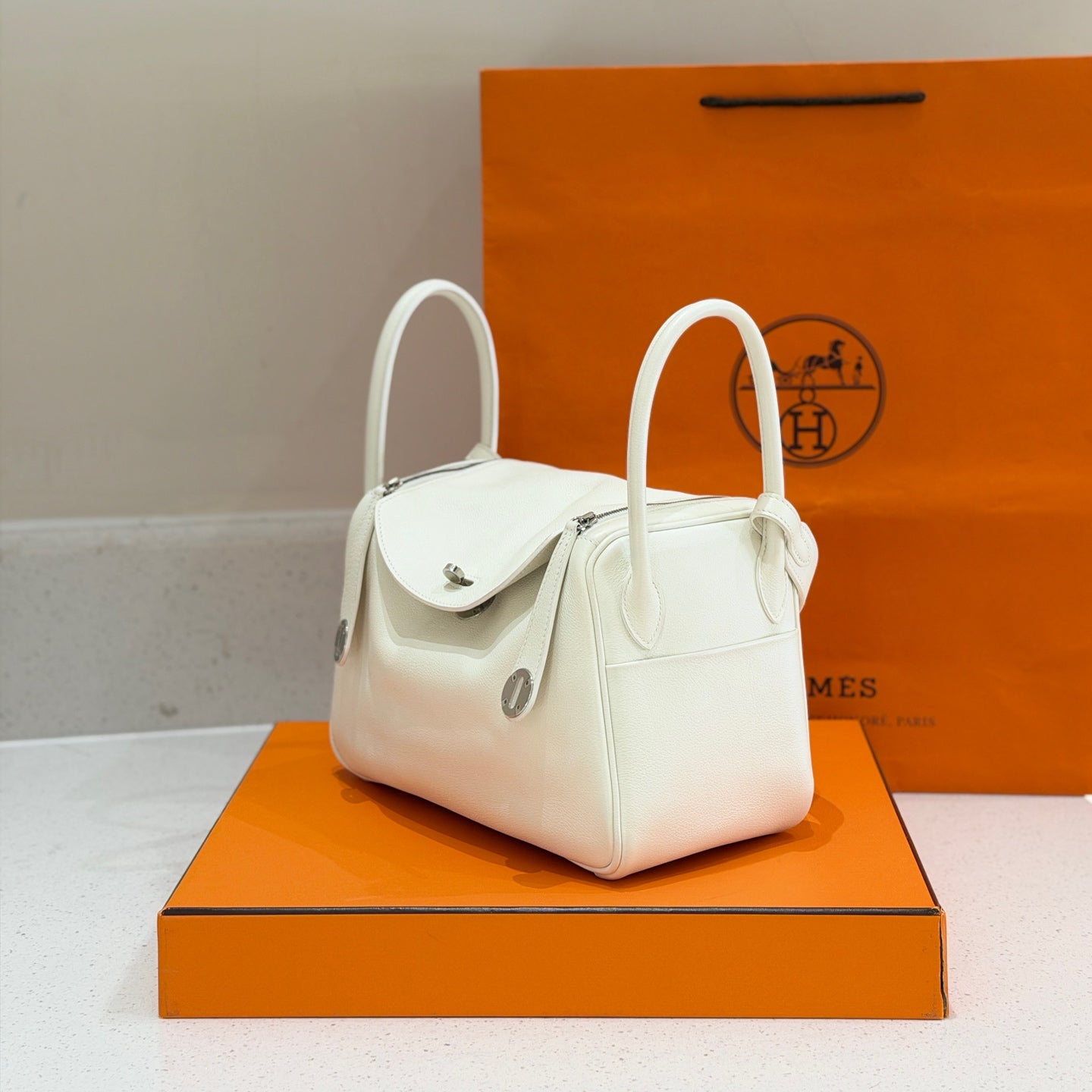Hermes White