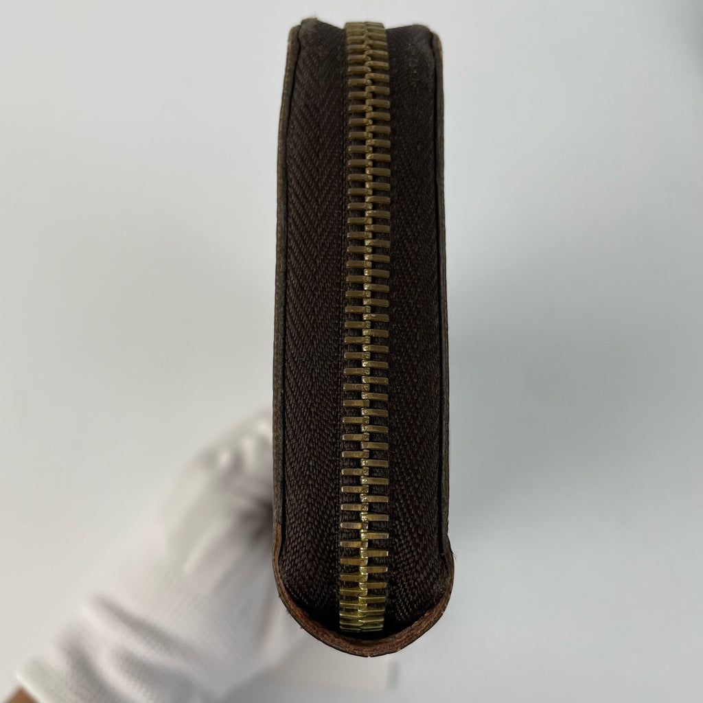 Louis Vuitton Clutch