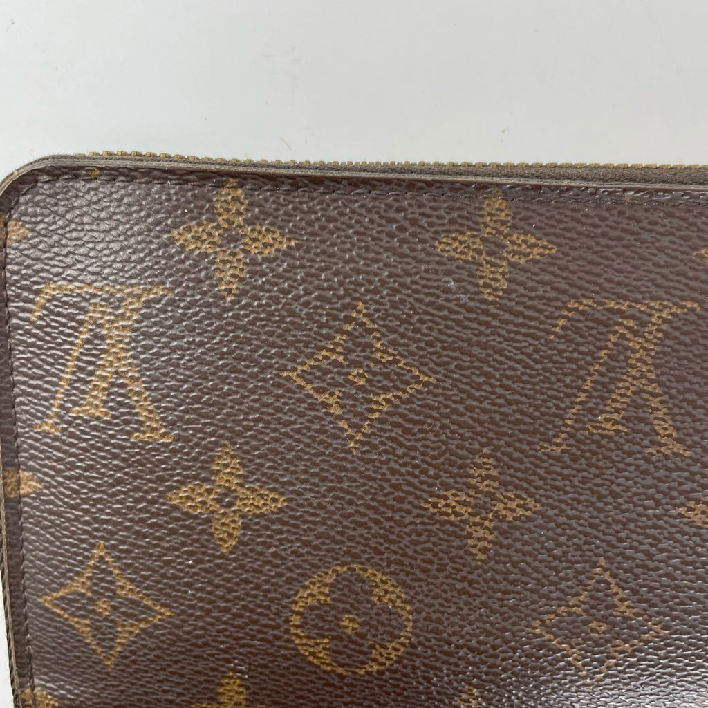 Louis Vuitton Clutch