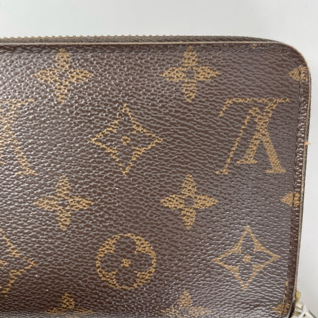 Louis Vuitton Clutch
