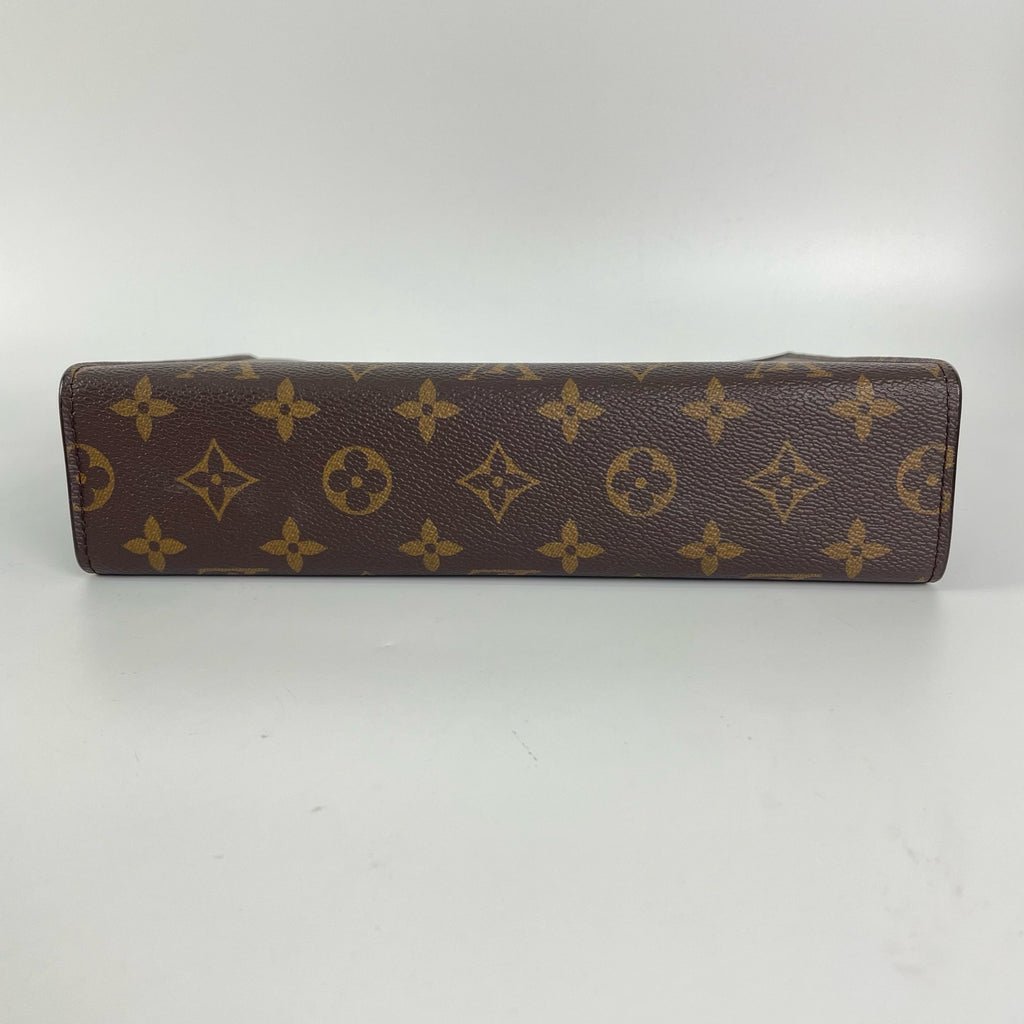 Louis Vuitton Clutch