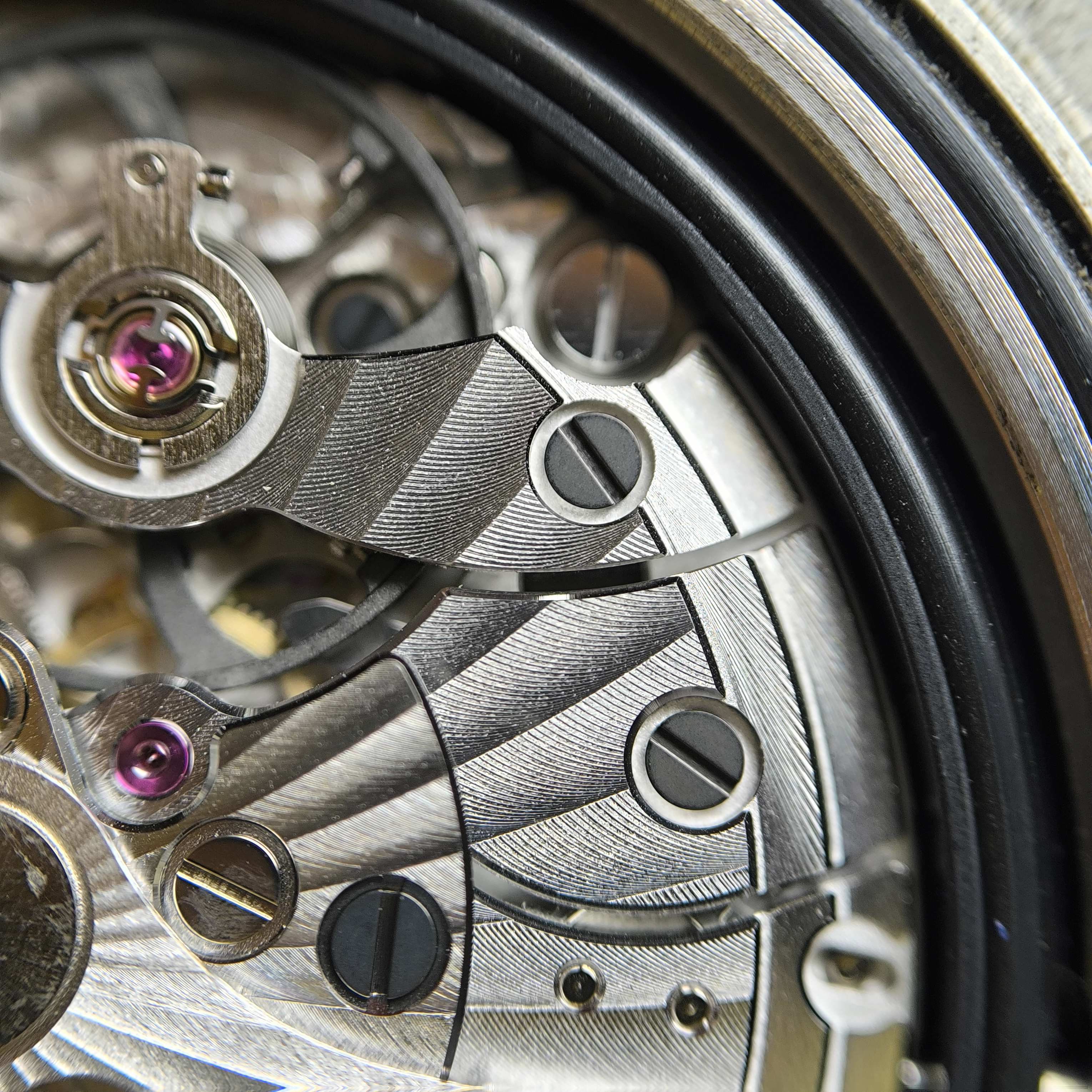 Omega Seahorse 43.5 millimeters 215.32.43.21.04.001