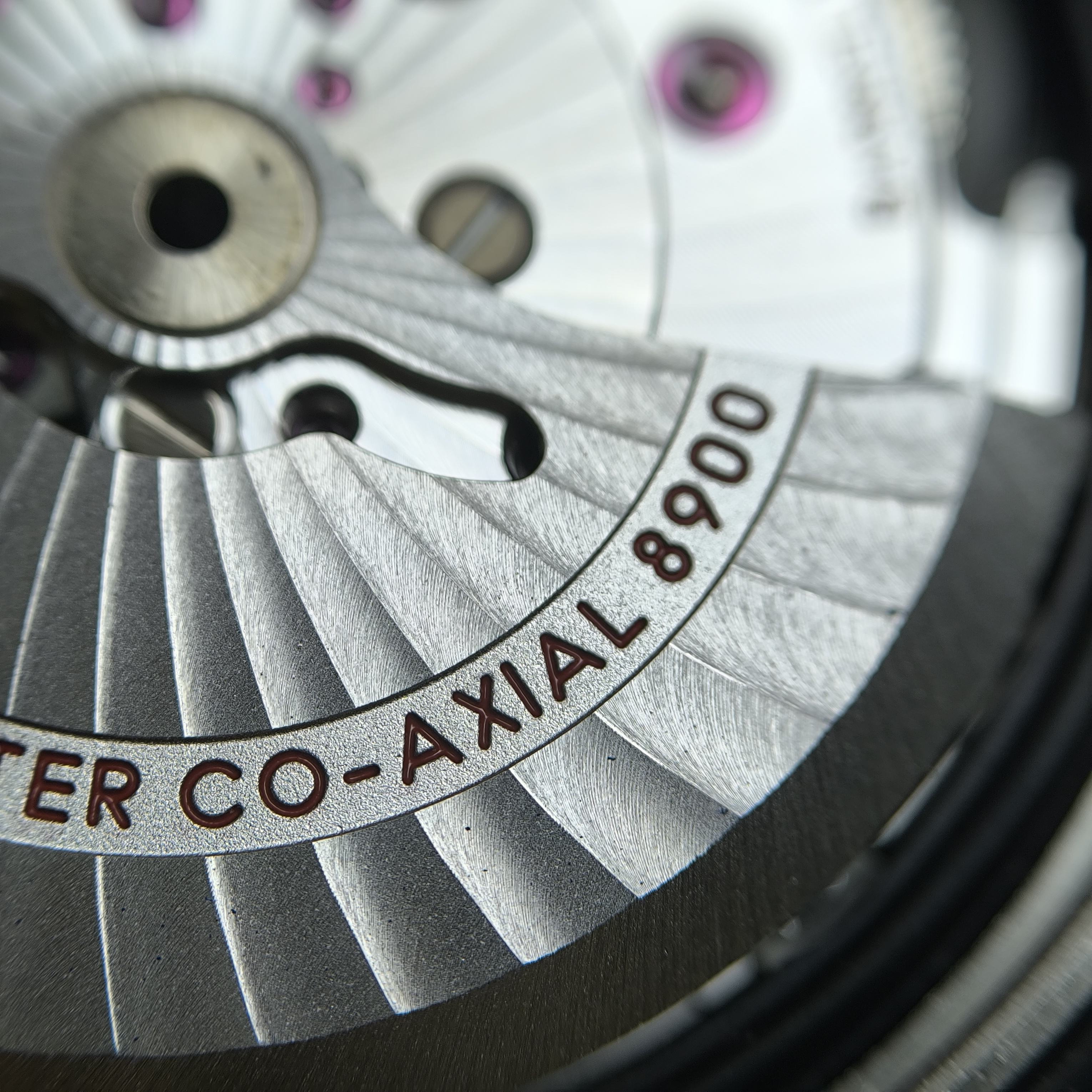 Omega Seahorse 43.5 millimeters 215.32.43.21.04.001