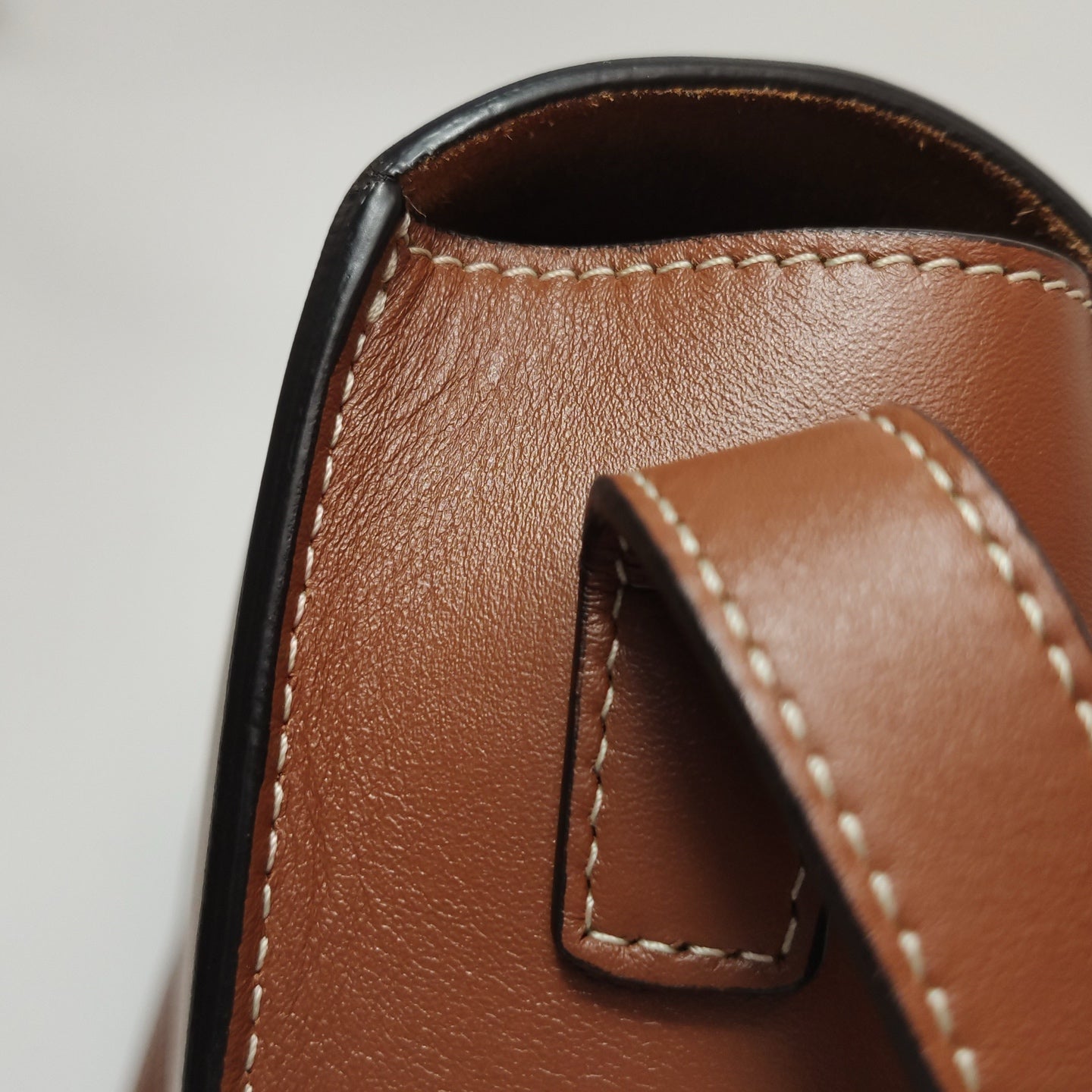 Celine Crossbody CONF.198263DU3.04LU