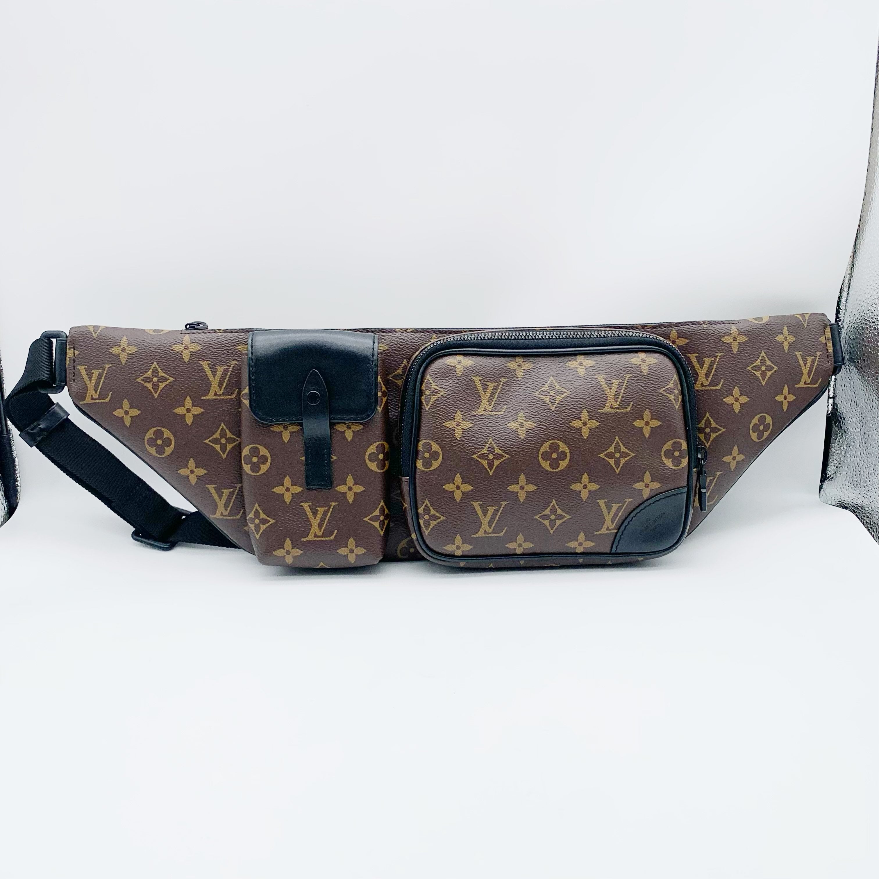 Louis Vuitton Black Belt Bag & Fanny Pack M45337