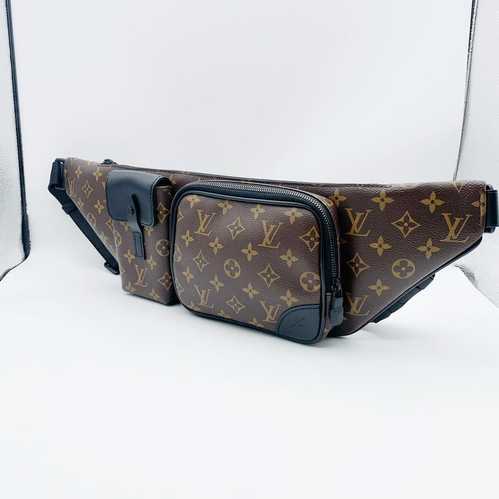Louis Vuitton Black Belt Bag & Fanny Pack M45337