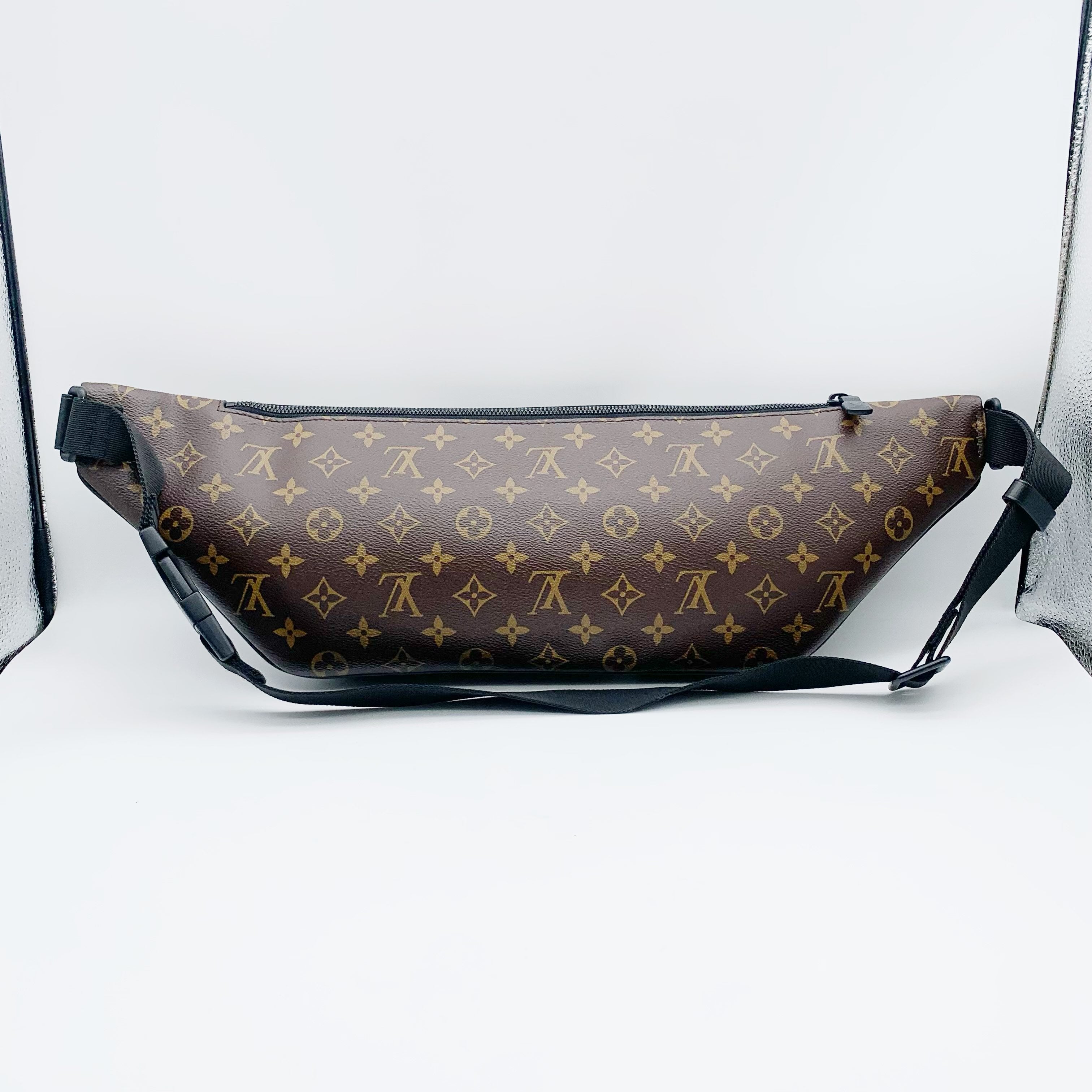 Louis Vuitton Black Belt Bag & Fanny Pack M45337