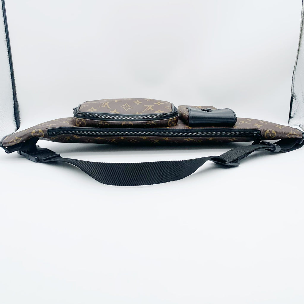 Louis Vuitton Black Belt Bag & Fanny Pack M45337