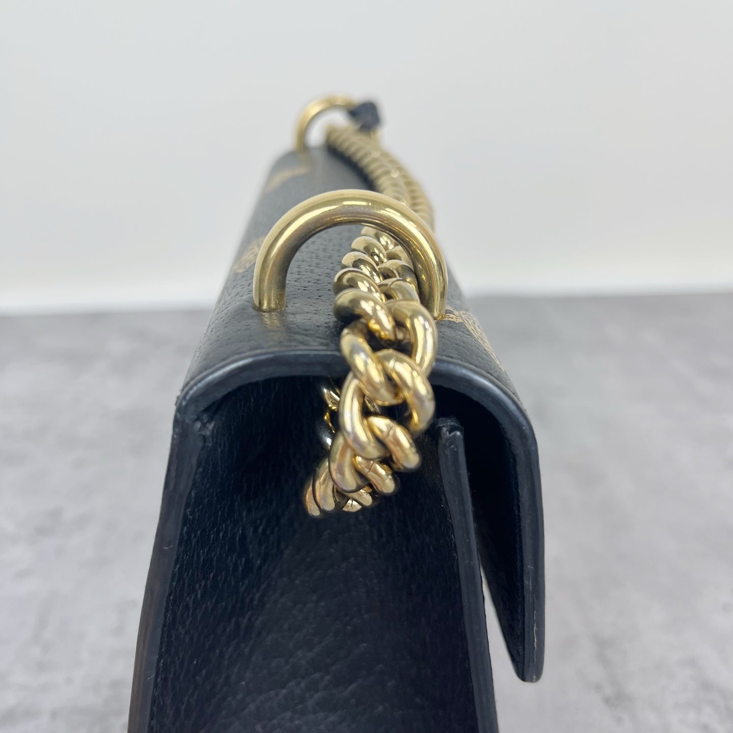 Gucci Black 432182DJ2LG1055