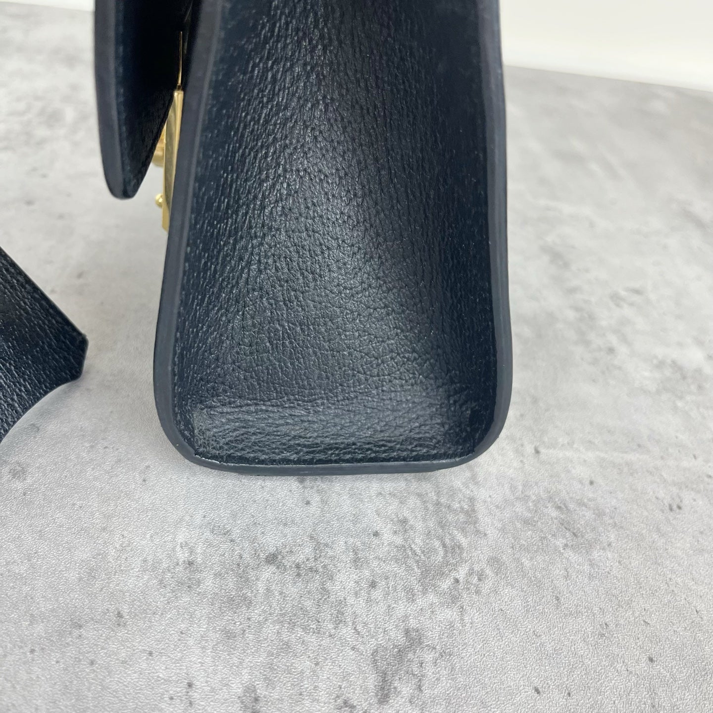 Gucci Black 432182DJ2LG1055