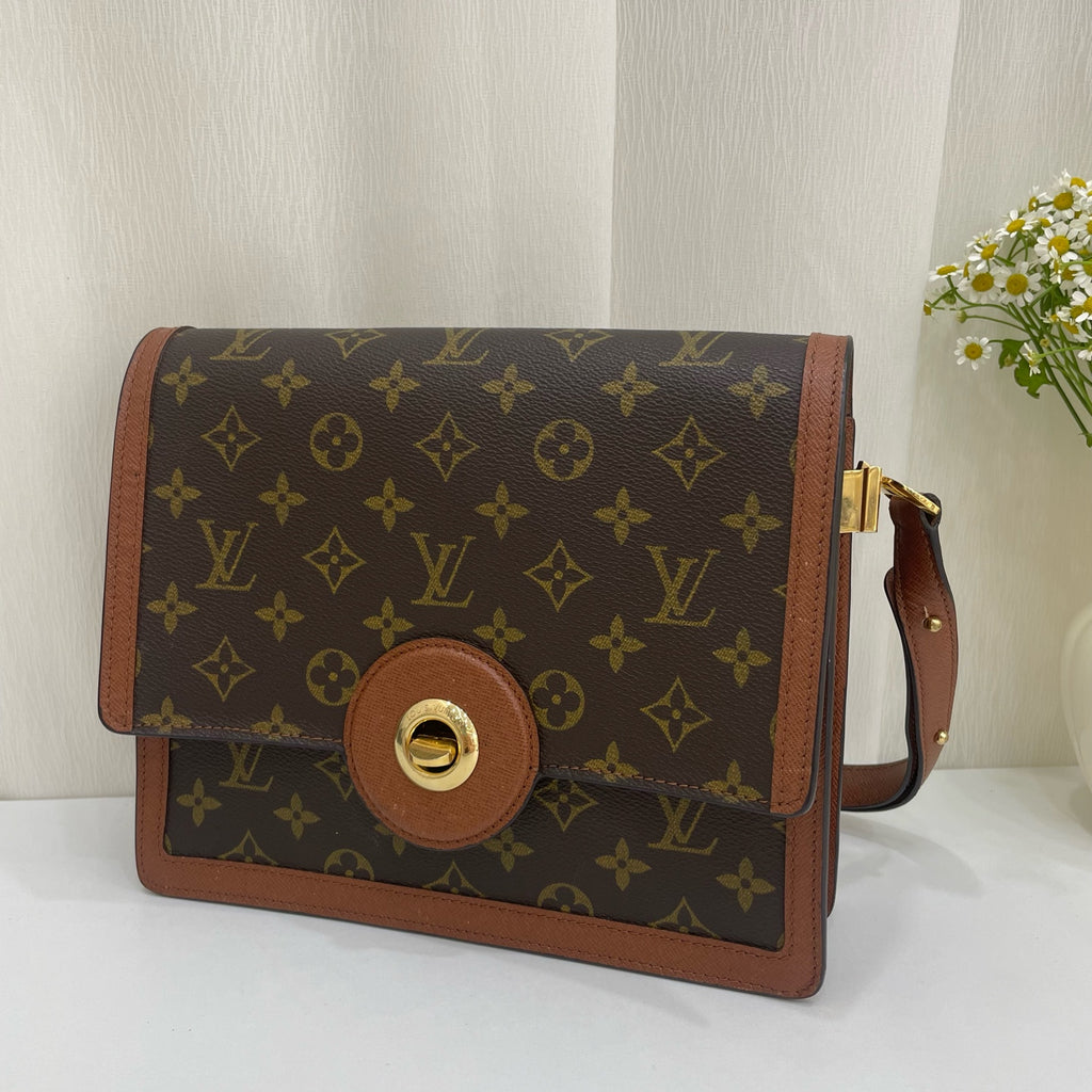 Louis Vuitton Metal