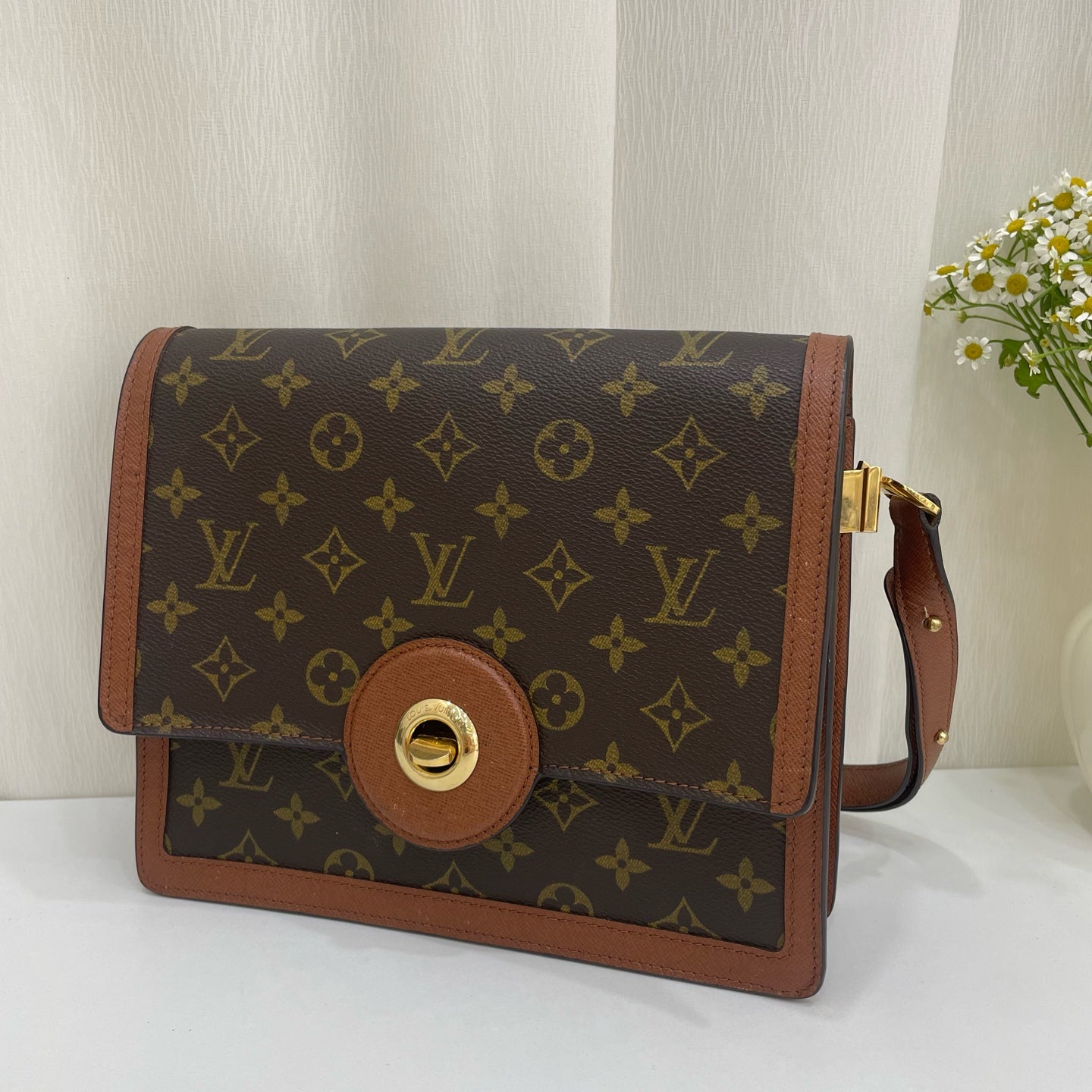 Louis Vuitton Metal