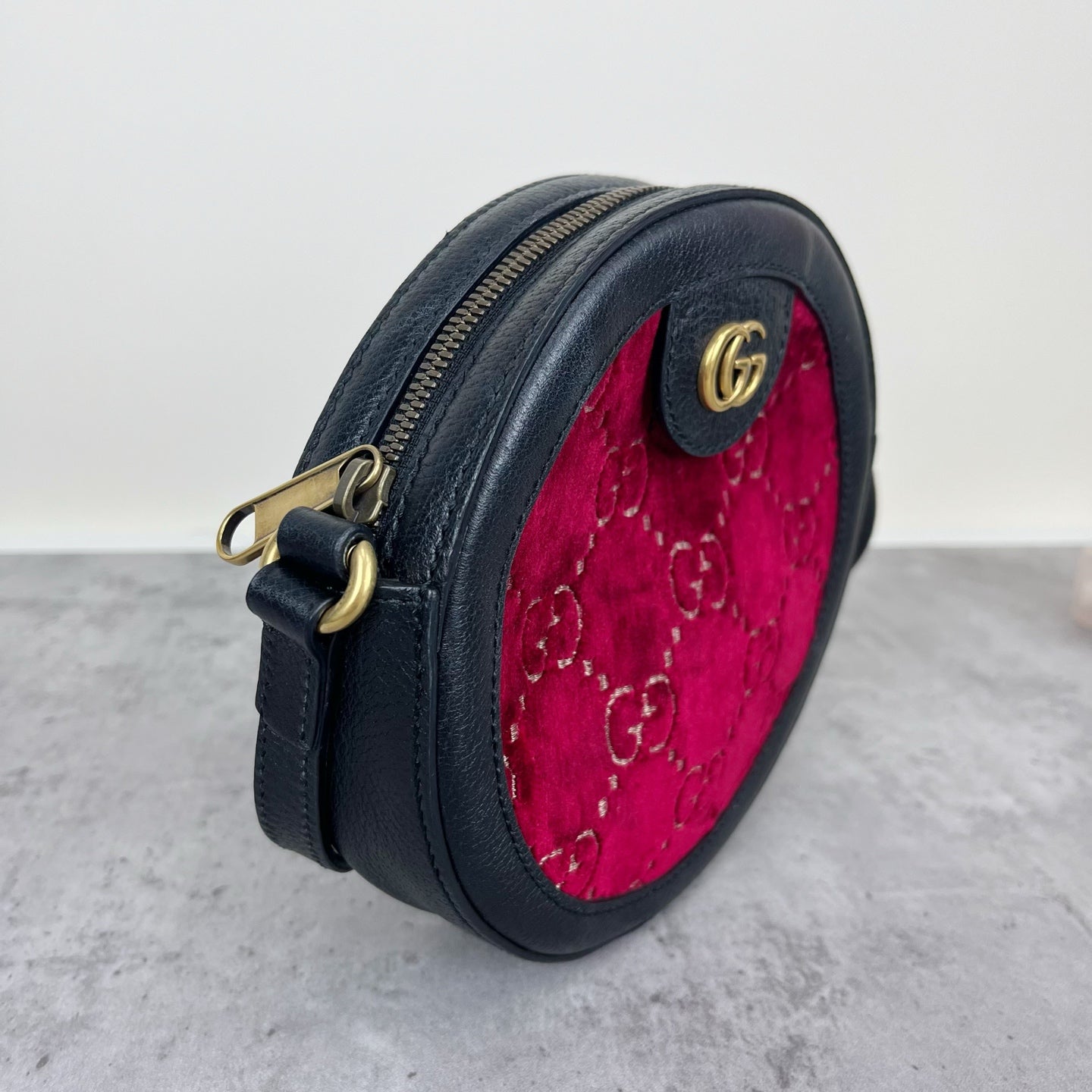 Gucci Velvet Red 574978-9TIKT-6464
