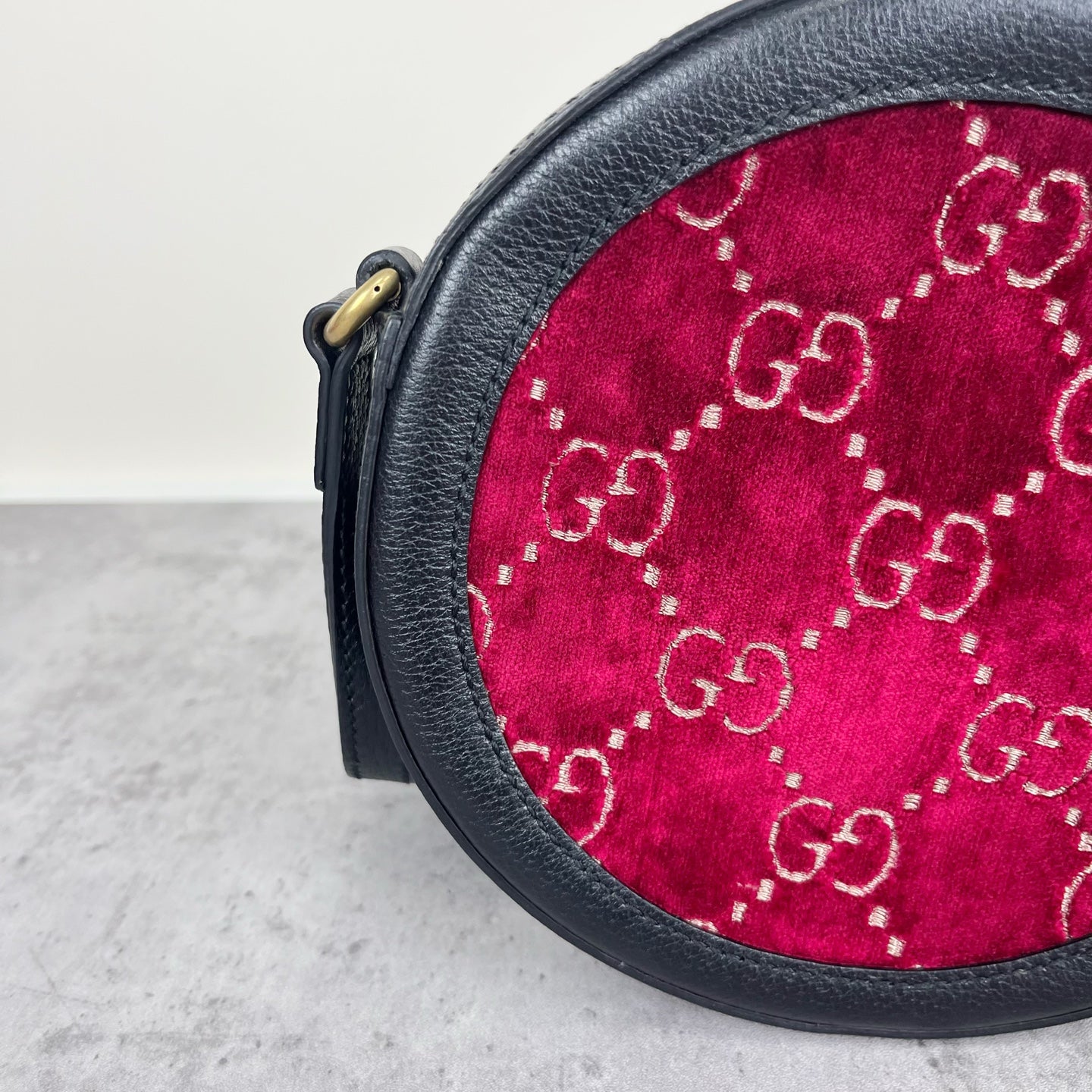Gucci Velvet Red 574978-9TIKT-6464