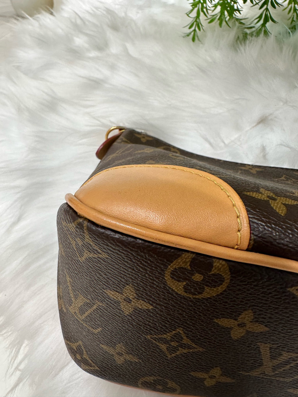 Louis Vuitton Crossbody