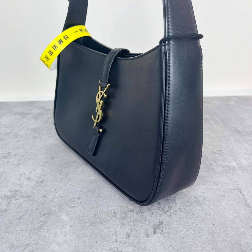 Saint laurent LE 5 to 7 series 6572282R20W1000