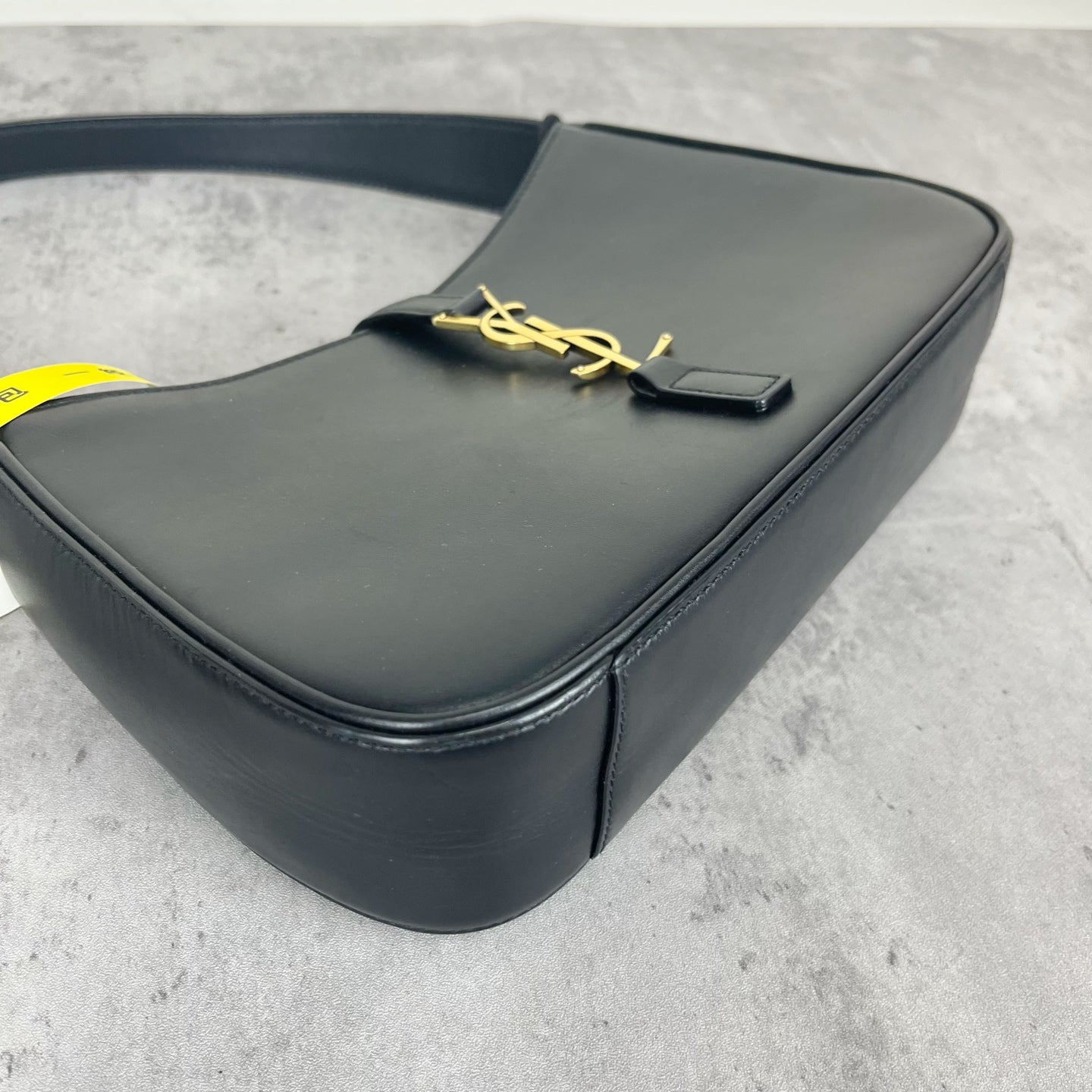 Saint laurent LE 5 to 7 series 6572282R20W1000