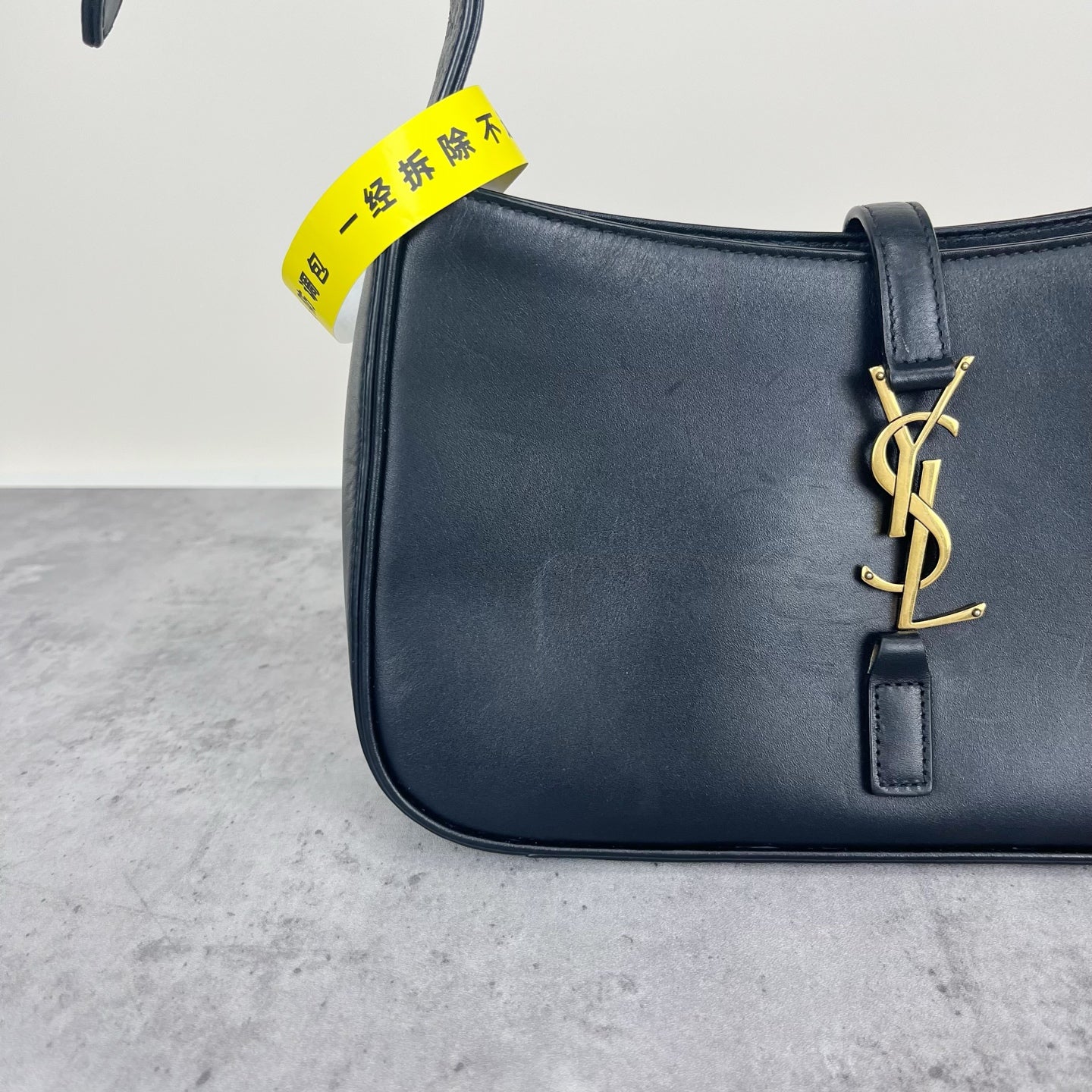 Saint laurent LE 5 to 7 series 6572282R20W1000