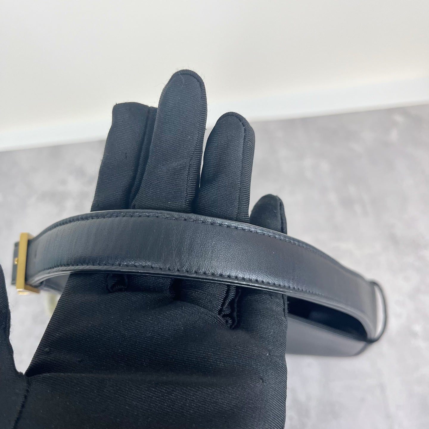Saint laurent LE 5 to 7 series 6572282R20W1000