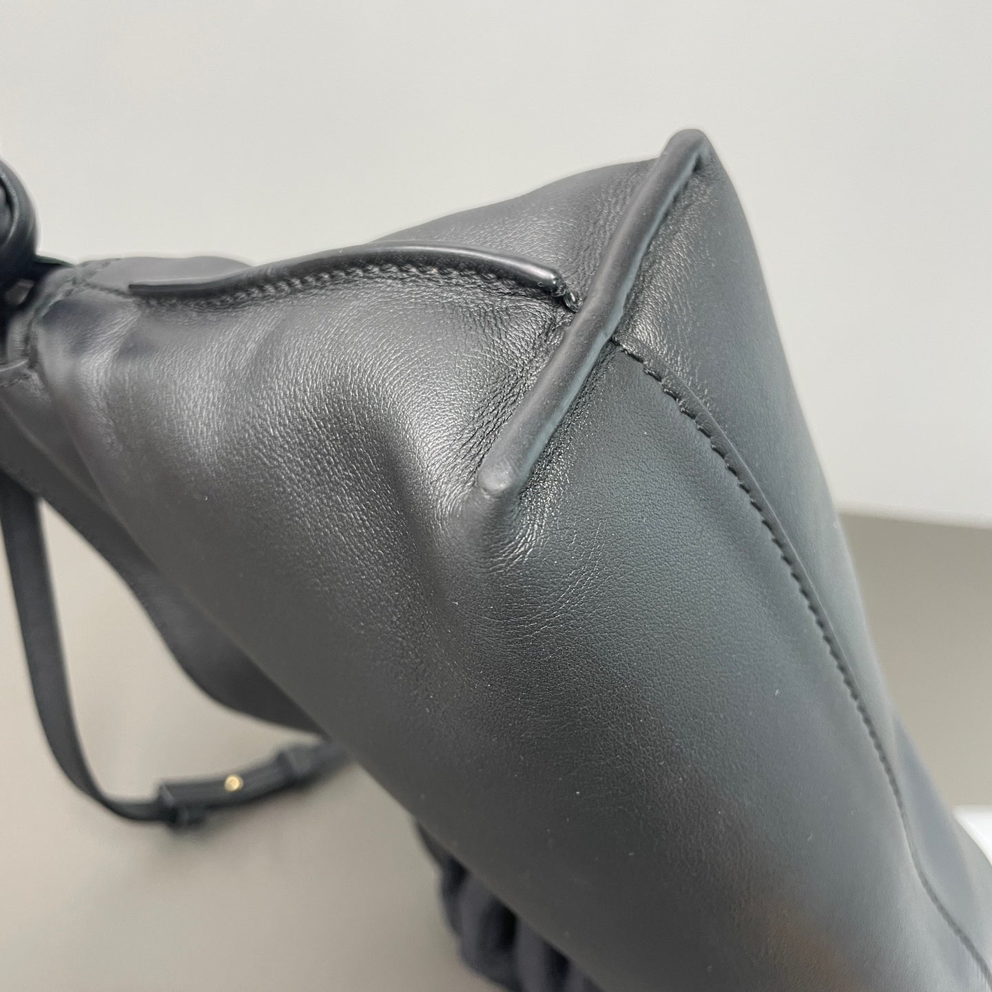 Loewe Alcantara