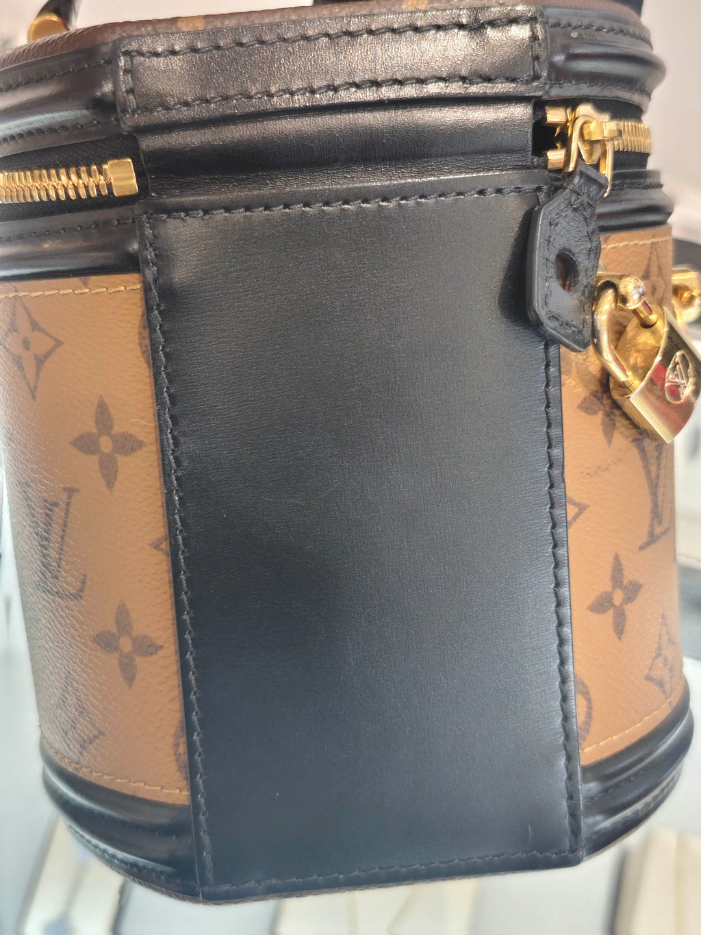 Louis Vuitton Cannes 15 x 17 x 15 centimeters (length x height x width) M43986
