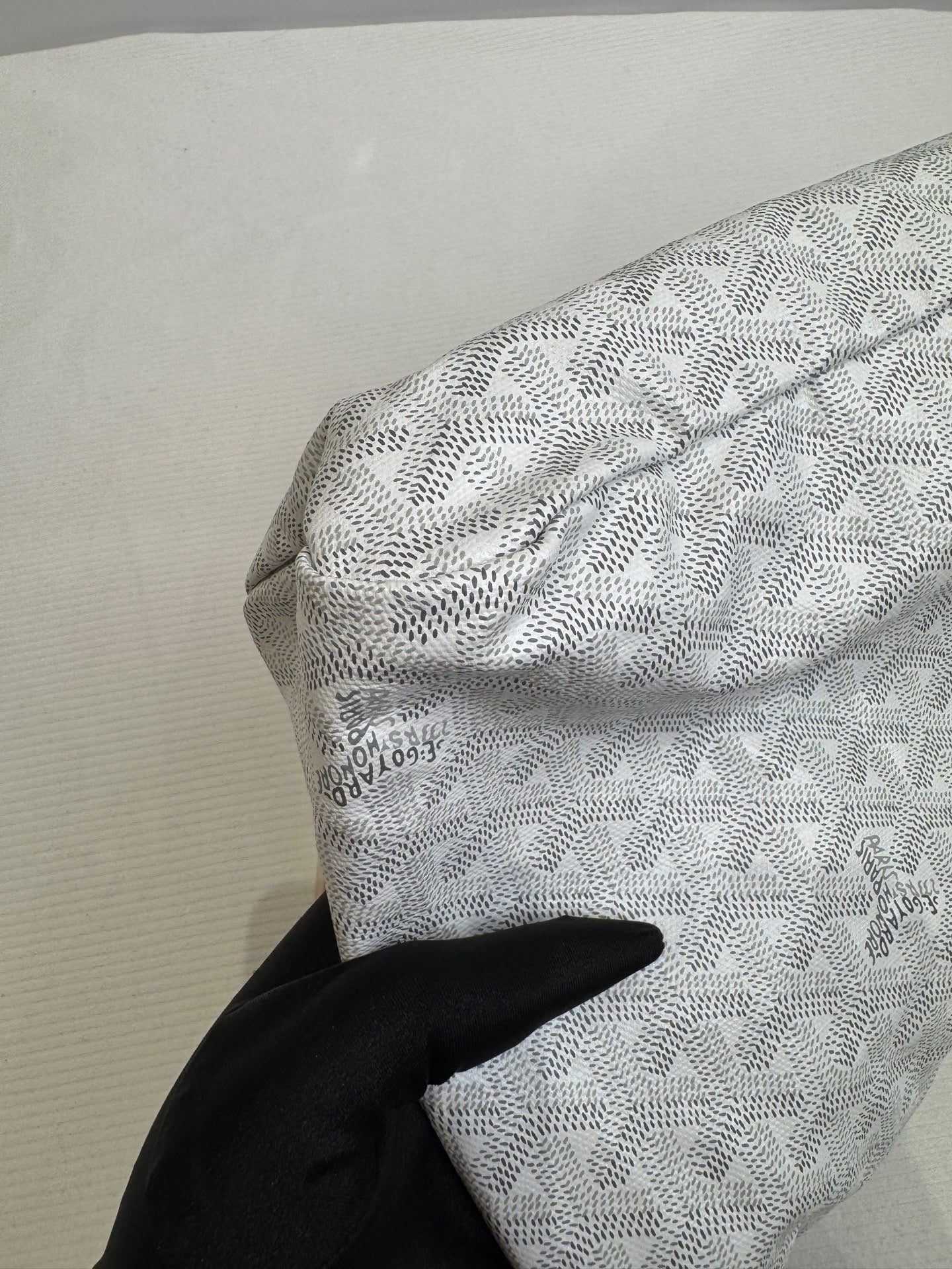 Goyard White