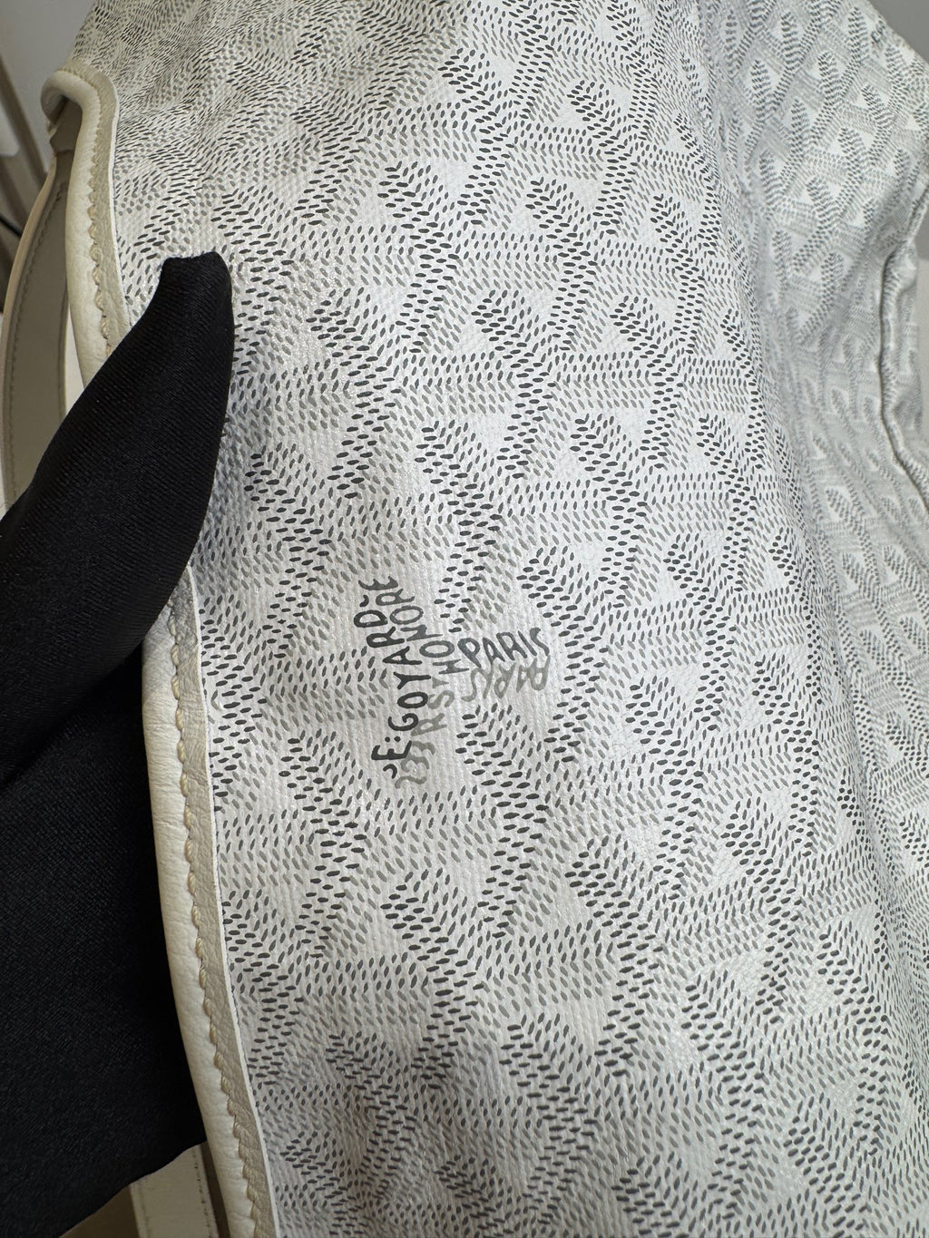 Goyard White