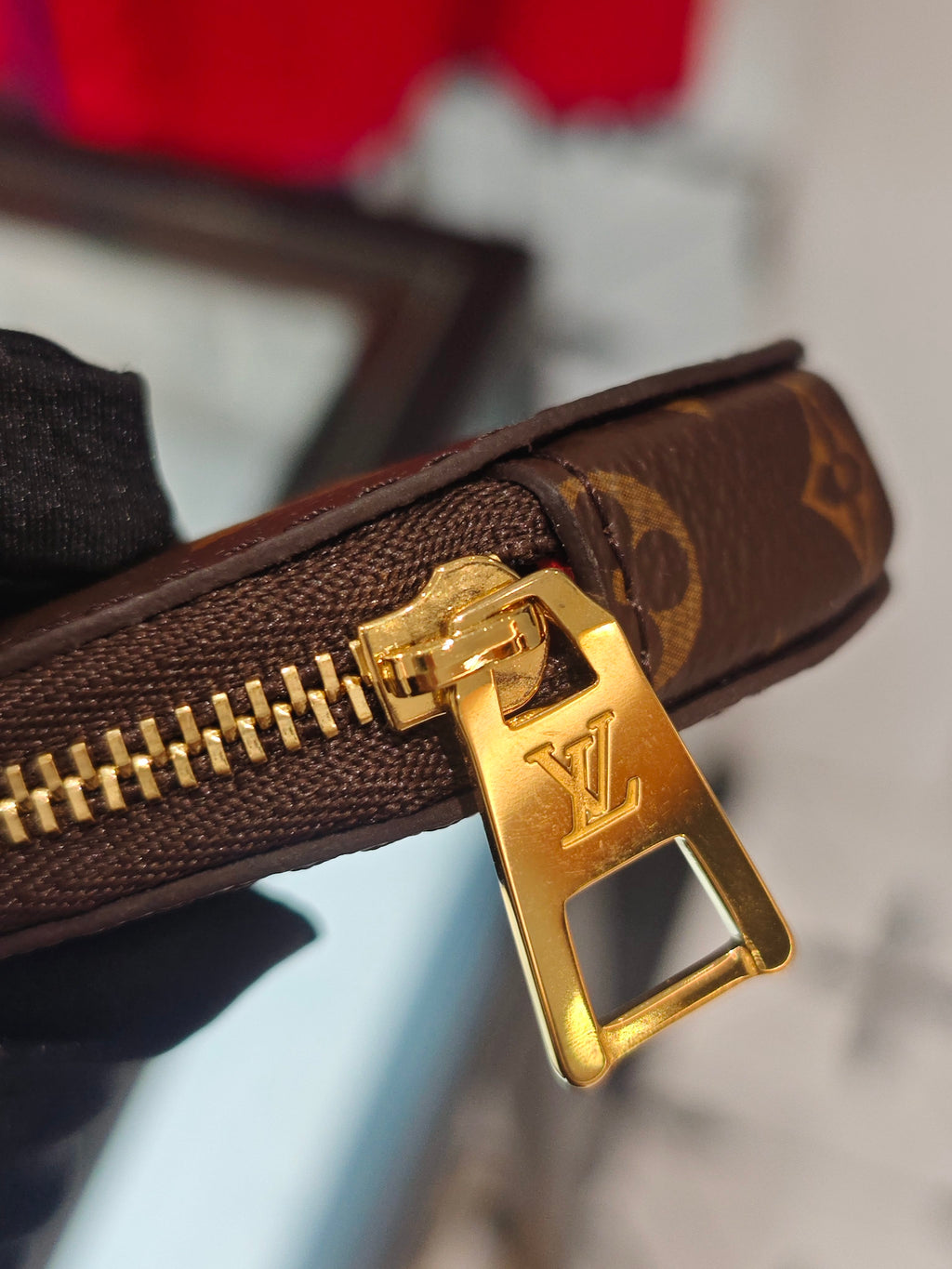 Louis Vuitton Onthego 25 x 13 x 10 M46653
