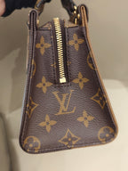 Louis Vuitton Onthego 25 x 13 x 10 M46653