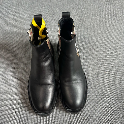 Burberry Leather Black