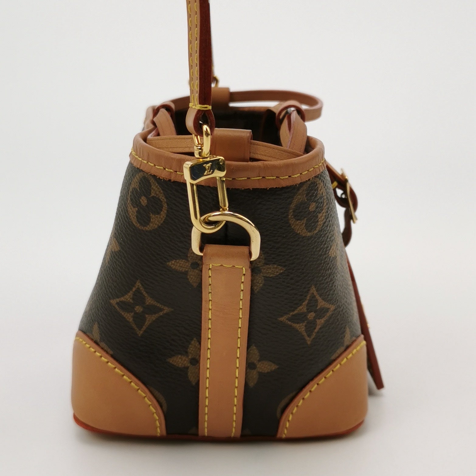 Louis Vuitton Bucket & Drawstring Bag M57099