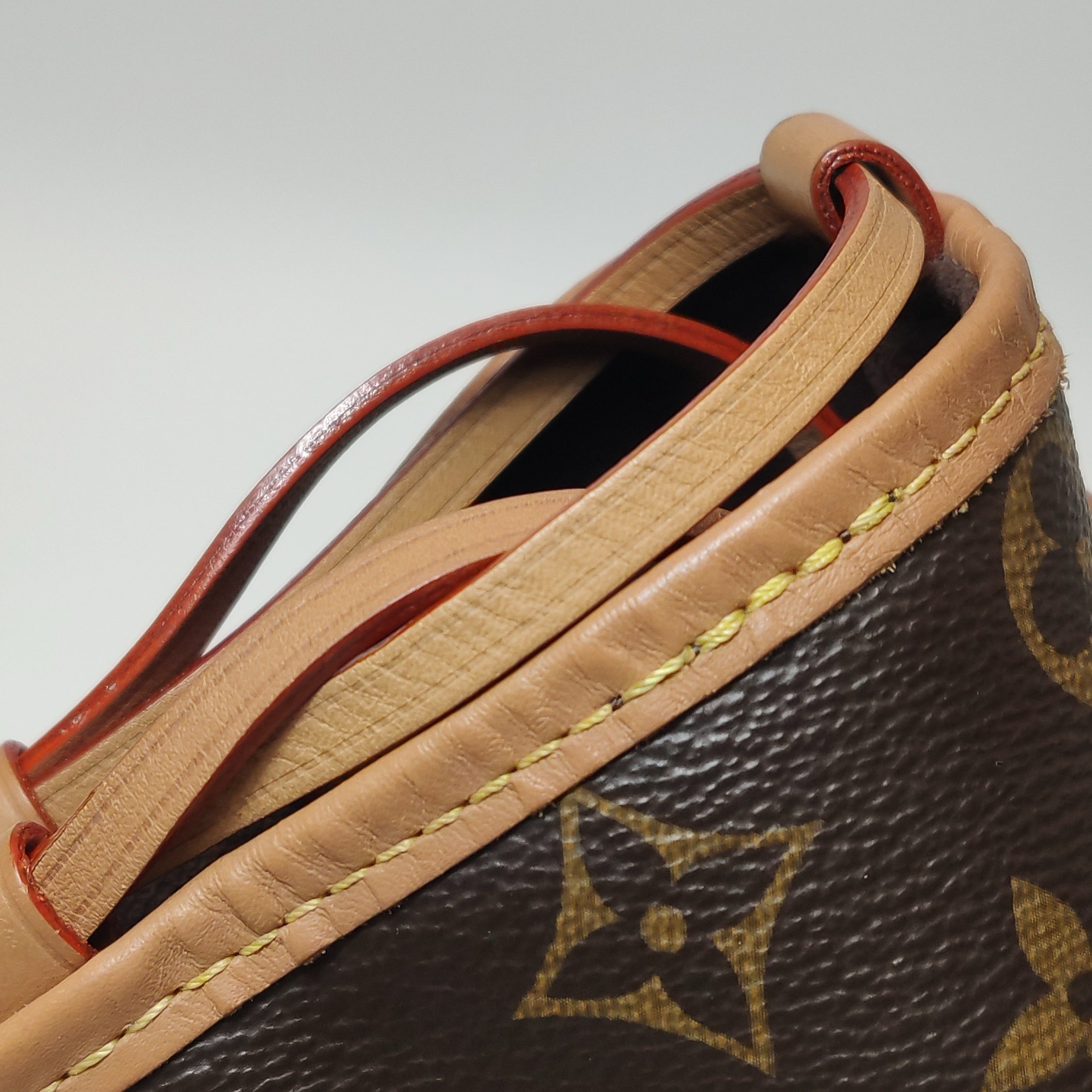 Louis Vuitton Bucket & Drawstring Bag M57099