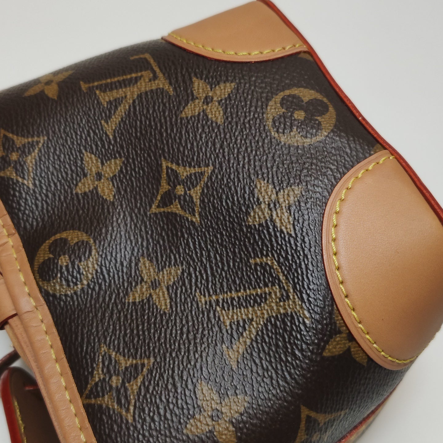 Louis Vuitton Bucket & Drawstring Bag M57099