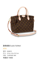 Louis Vuitton Crossbody 31.0x 21.0x 13.0 cm M48813