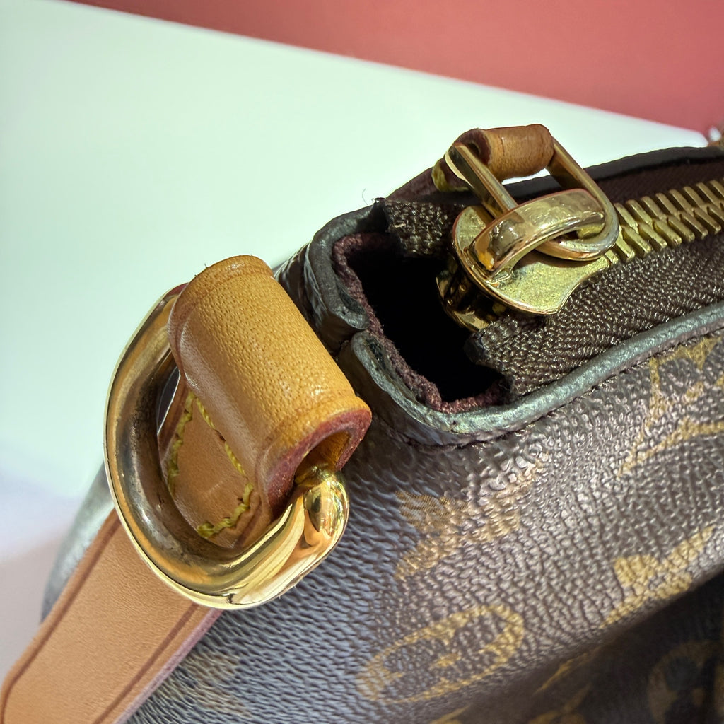 Louis Vuitton Crossbody 31.0x 21.0x 13.0 cm M48813