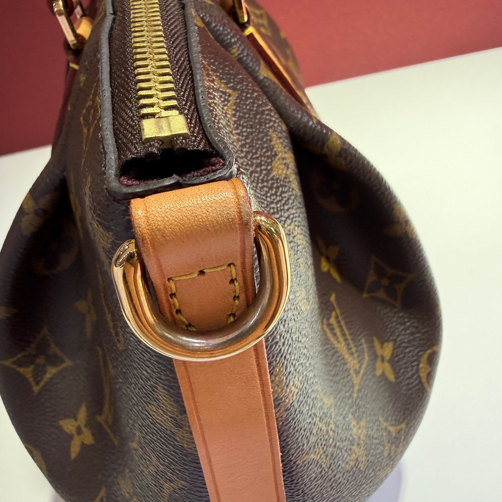 Louis Vuitton Crossbody 31.0x 21.0x 13.0 cm M48813