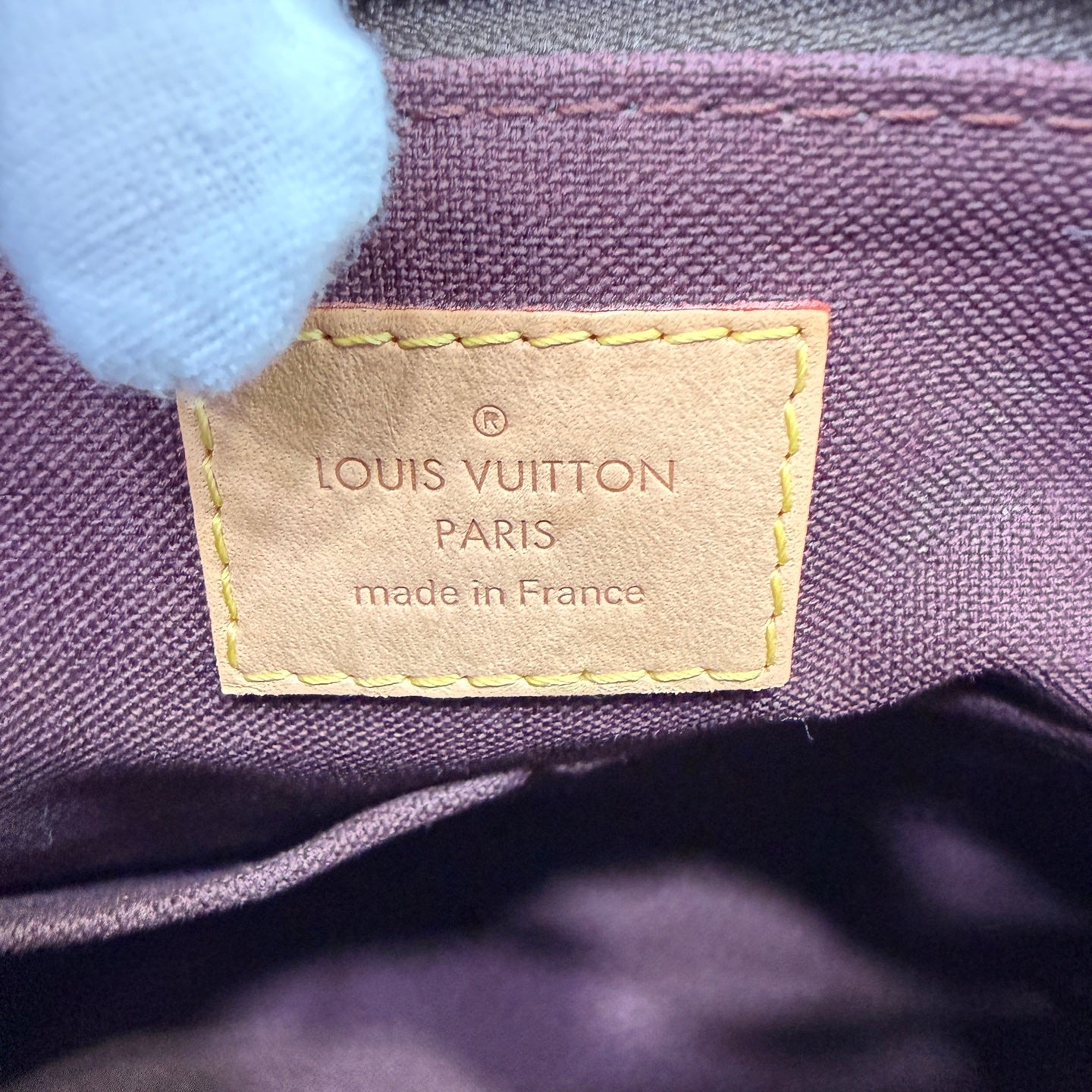 Louis Vuitton Crossbody 31.0x 21.0x 13.0 cm M48813