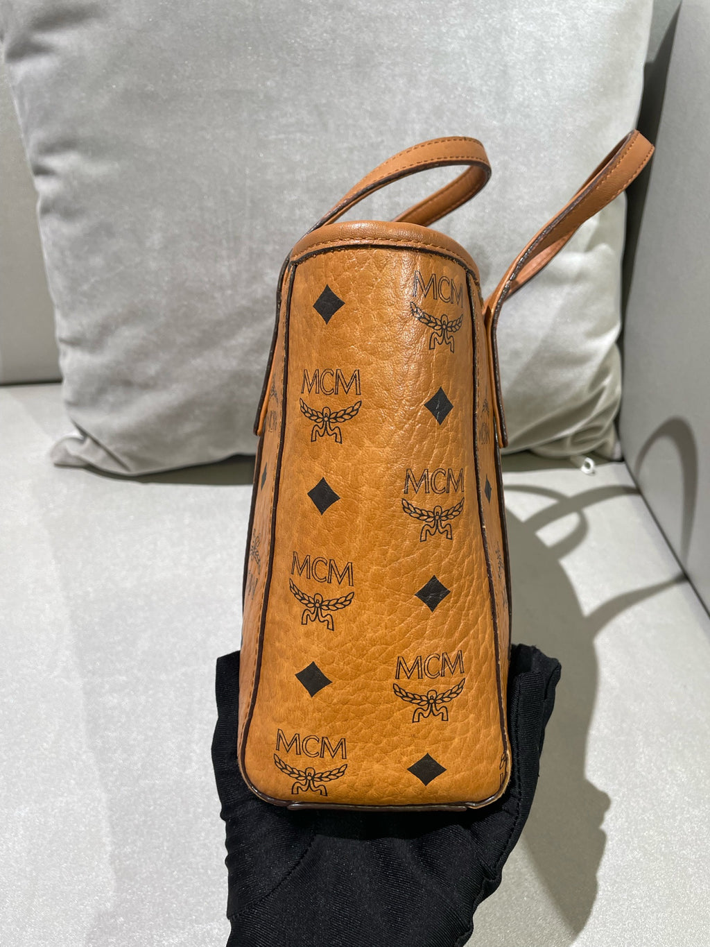 MCM Aren Visetos Zippered Shopping Bag Crossbody MWPAATN04CO001