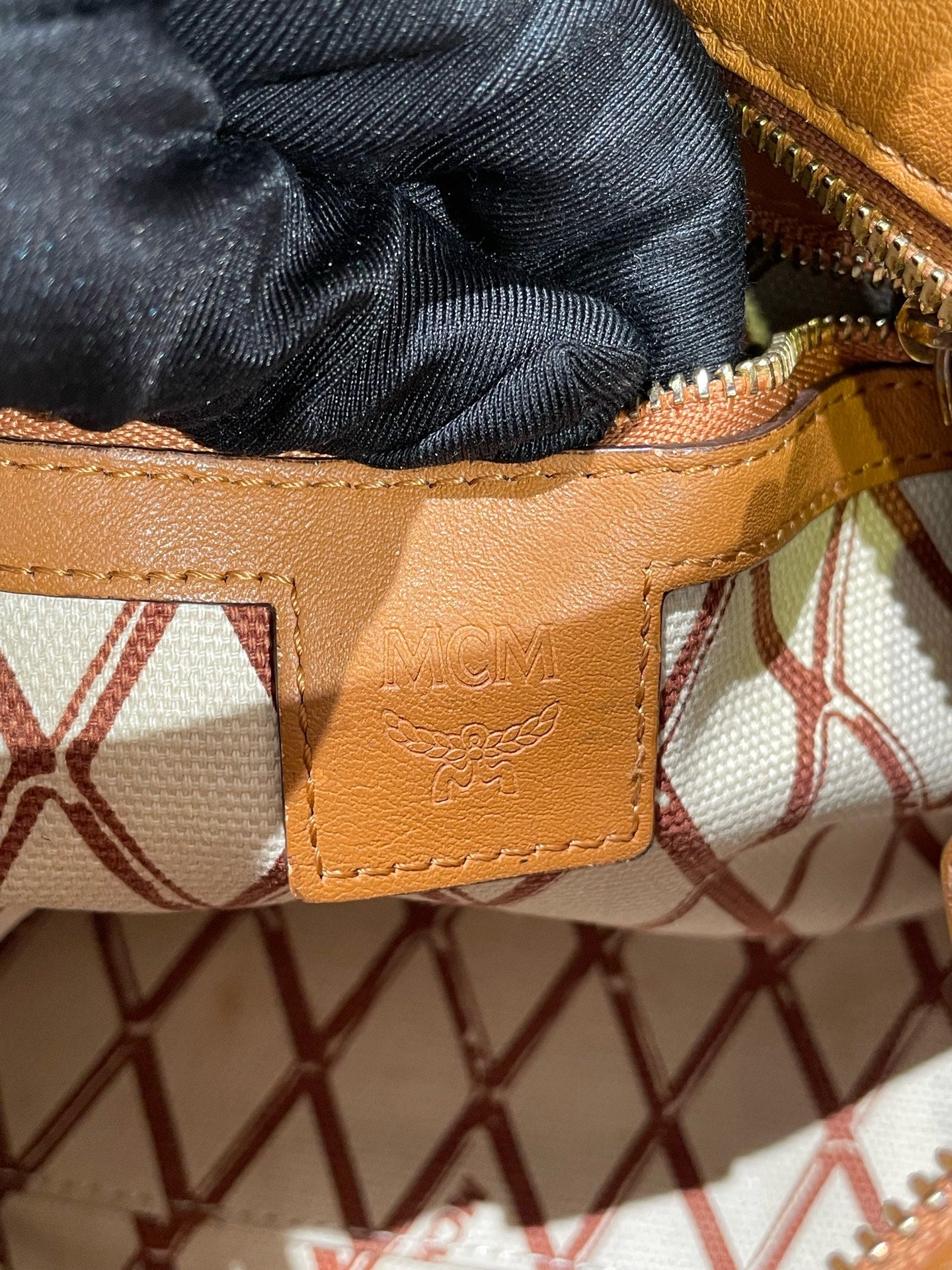 MCM Aren Visetos Zippered Shopping Bag Crossbody MWPAATN04CO001